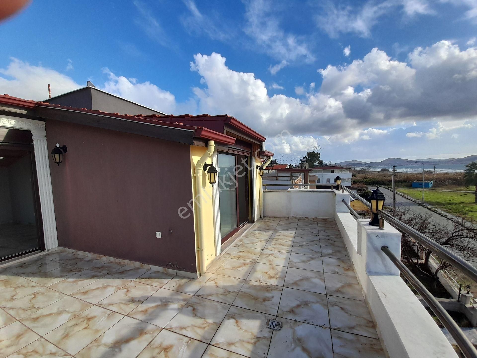 Dikili'de Denize Sıfır Ultralux Villa - Görsel 20