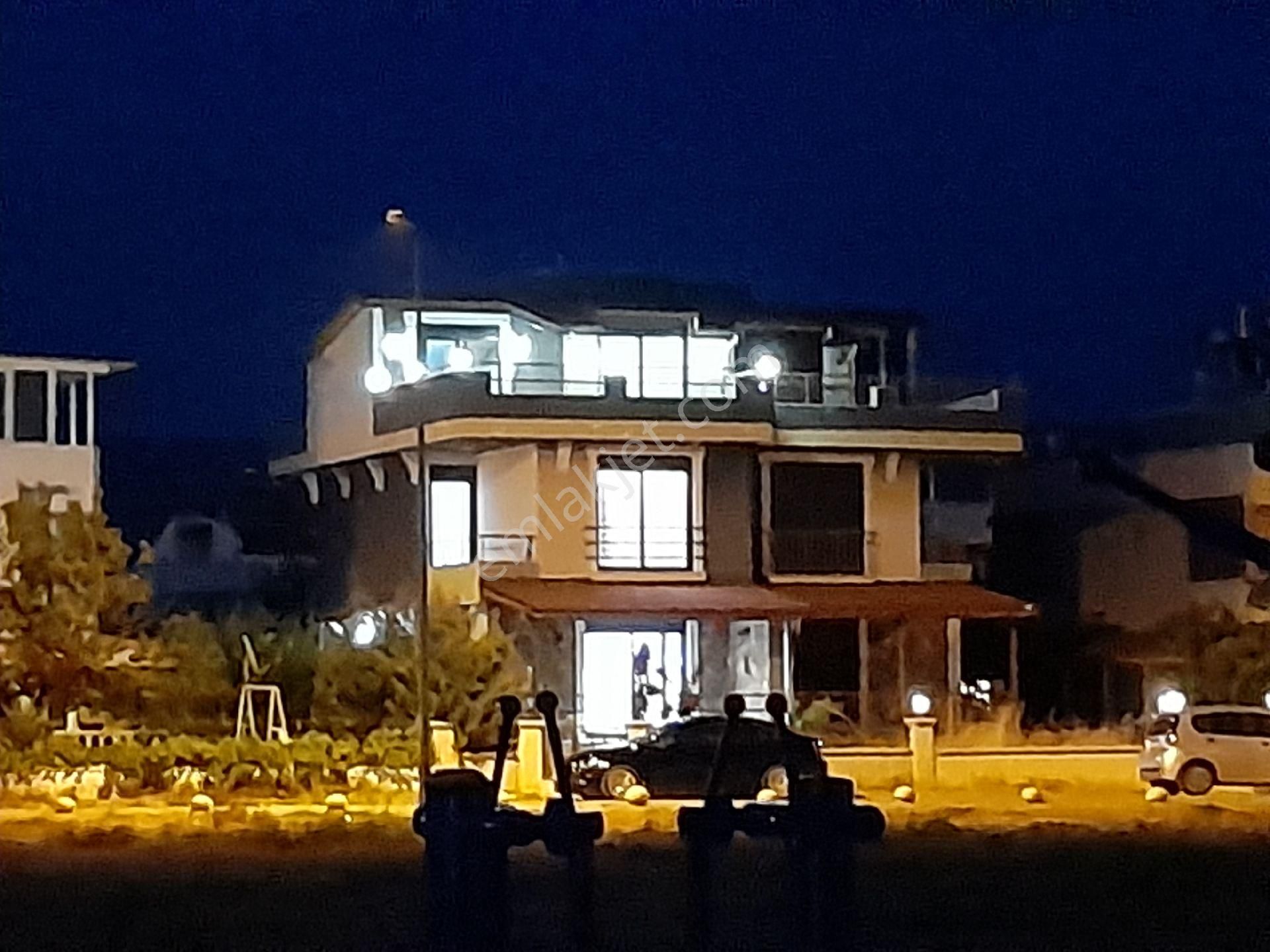 Dikili'de Denize Sıfır Ultralux Villa - Görsel 32