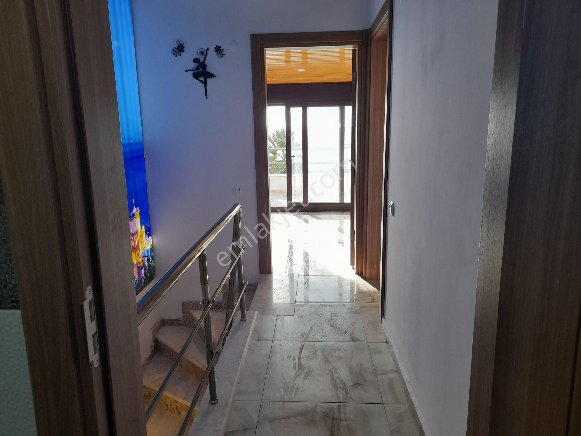 Dikili'de Denize Sıfır Ultralux Villa - Görsel 10