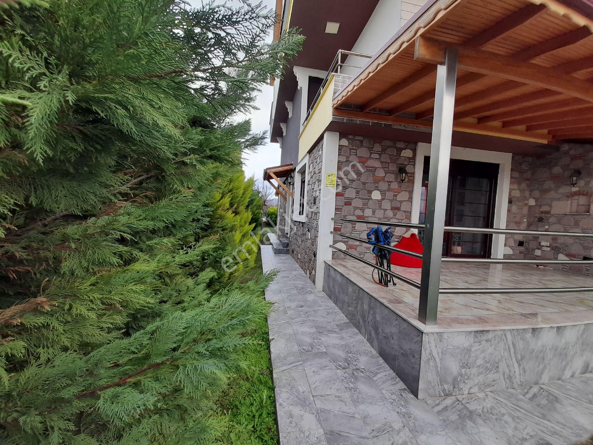 Dikili'de Denize Sıfır Ultralux Villa - Görsel 24