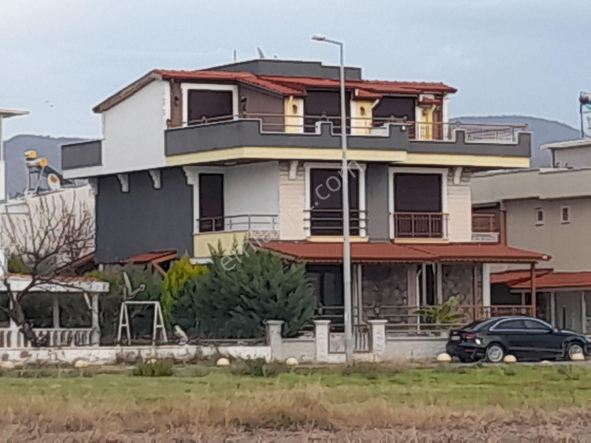 Dikili'de Denize Sıfır Ultralux Villa - Görsel 25