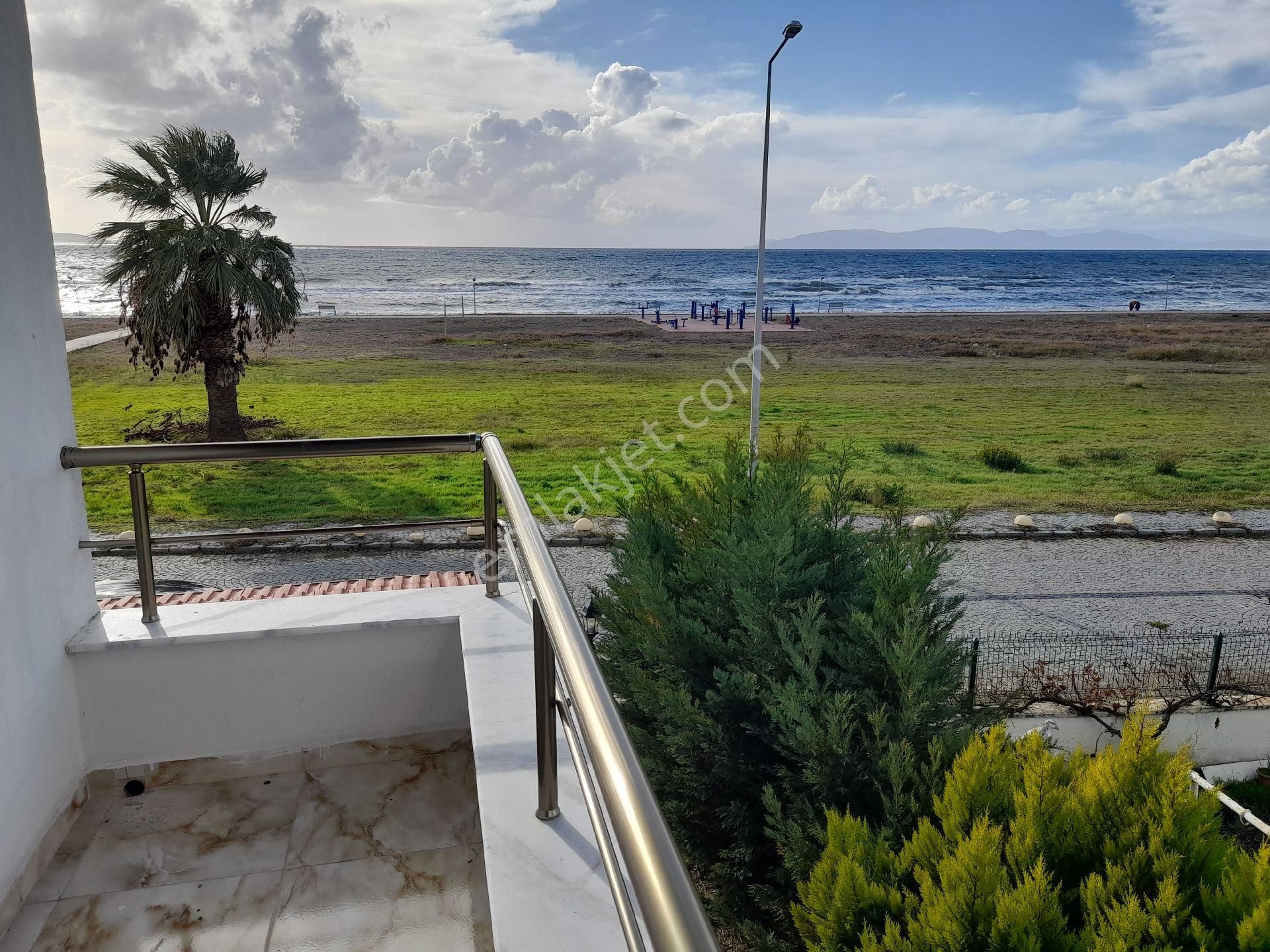 Dikili'de Denize Sıfır Ultralux Villa - Görsel 12