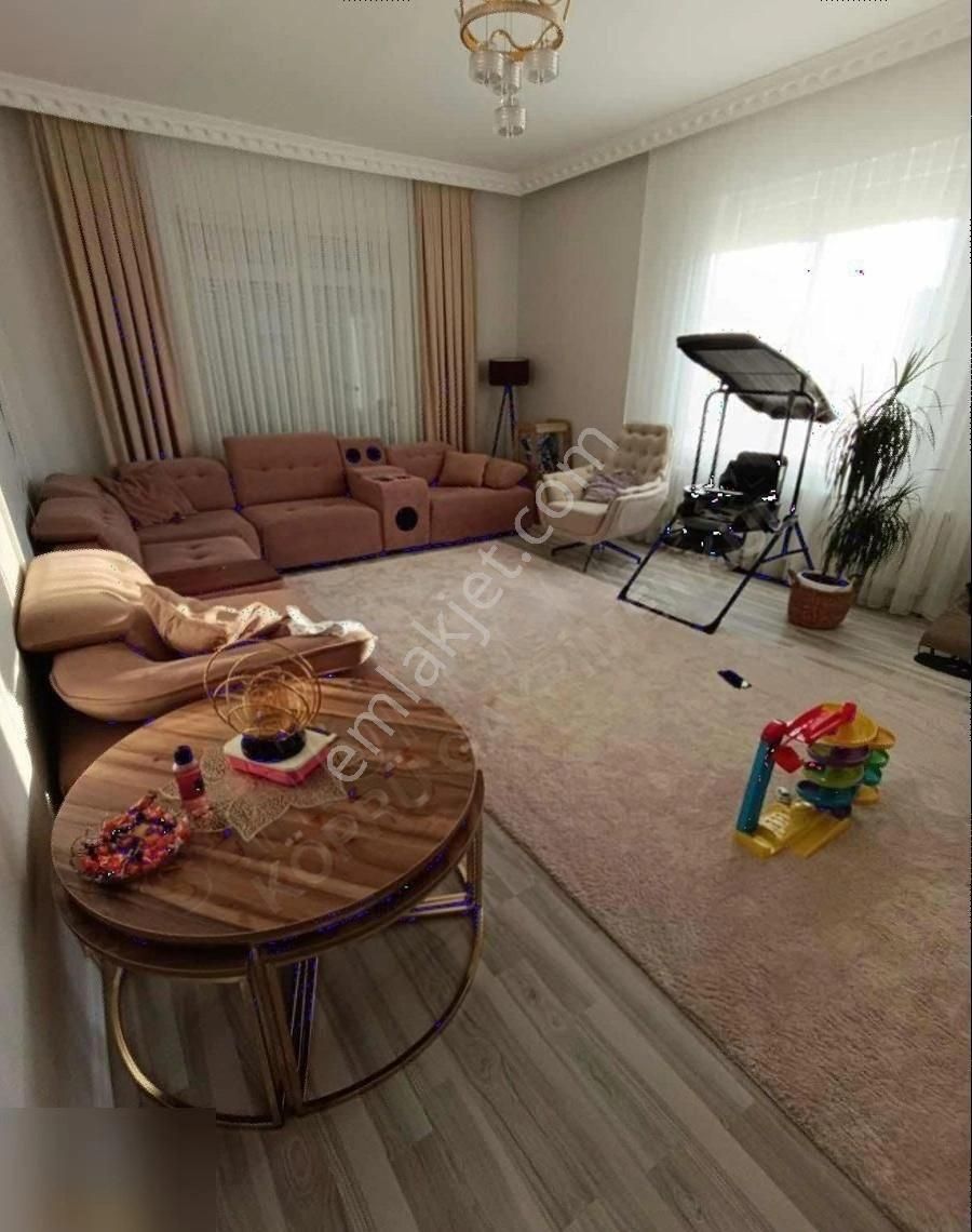 Köprü Gayrimenkul'den Yenişehir Mahallesinde Geniş 3+1 Daire
