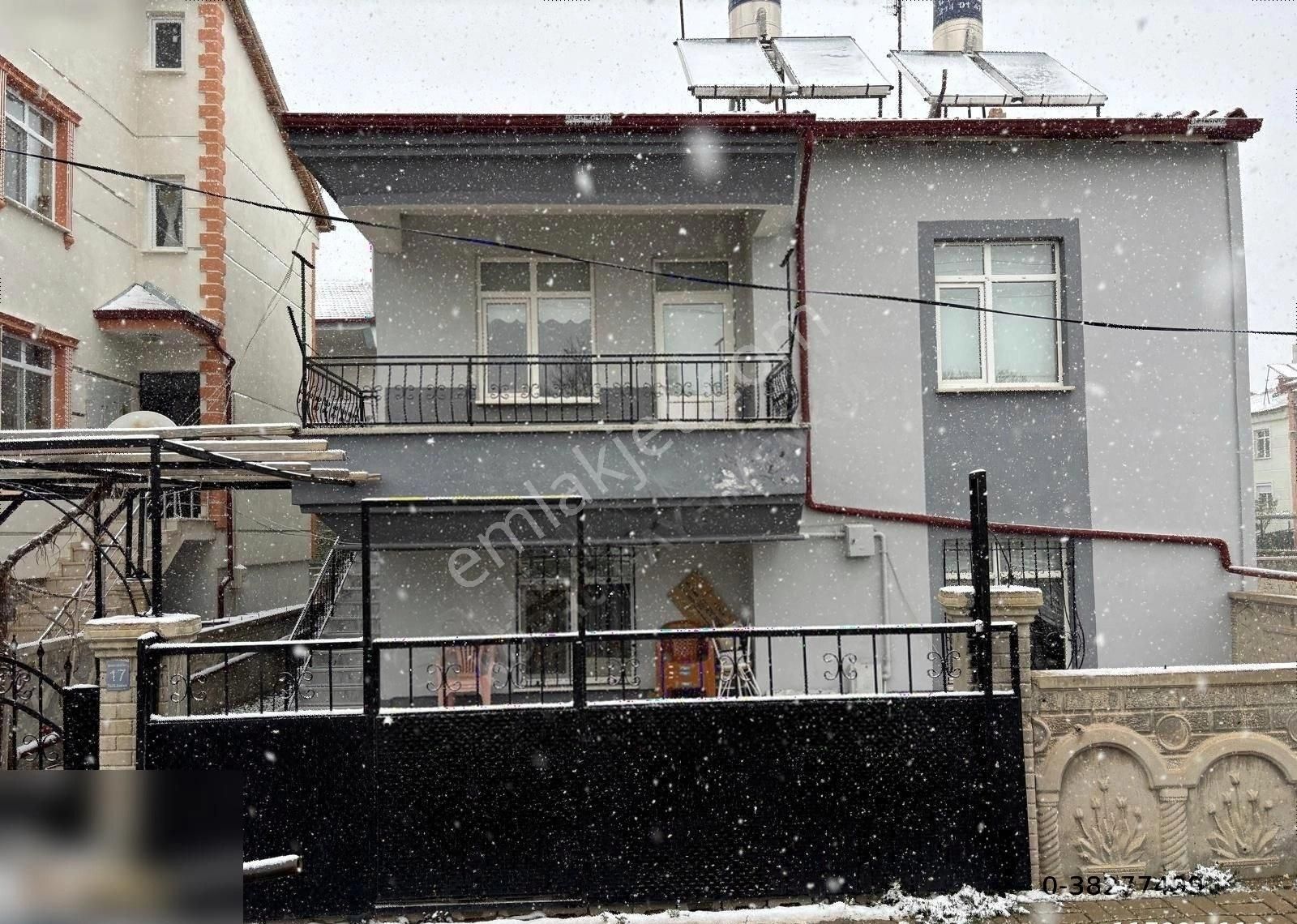 Mümine Hatun Mallesinde Önü Park Manzaralı Giriş Kat Bakımlı
