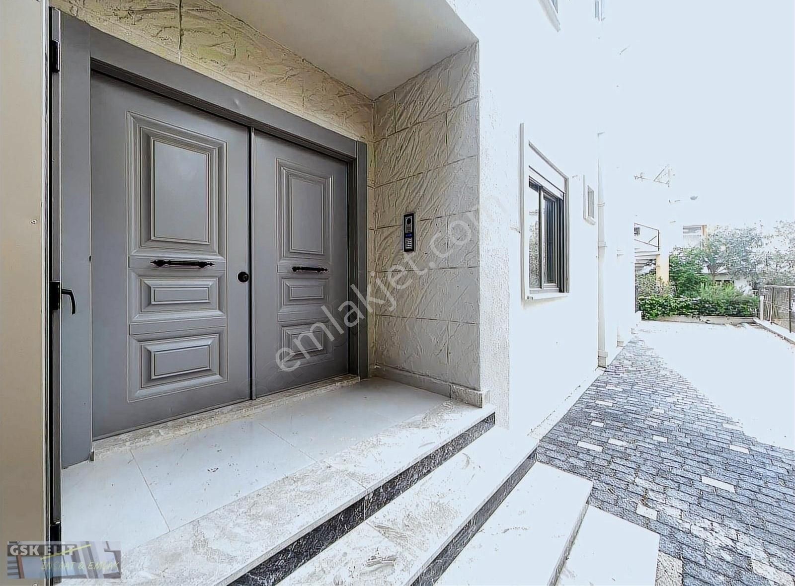 Altınoluk Merkezi Konumda 2+1 Bahçeli Daire