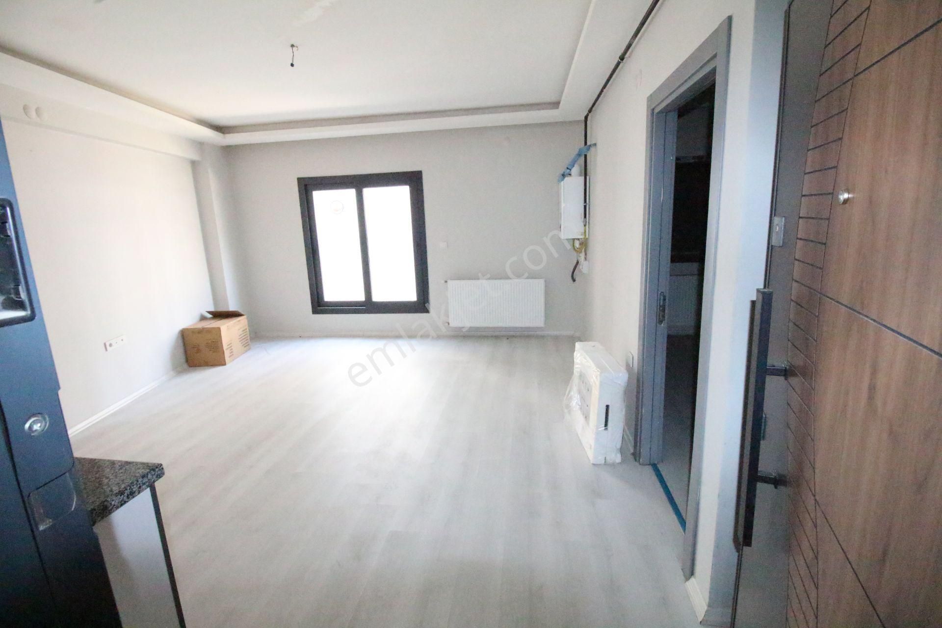 Arga'dan Üçkuyular Meydan Yakını 1+1 Kiralık Daire.
