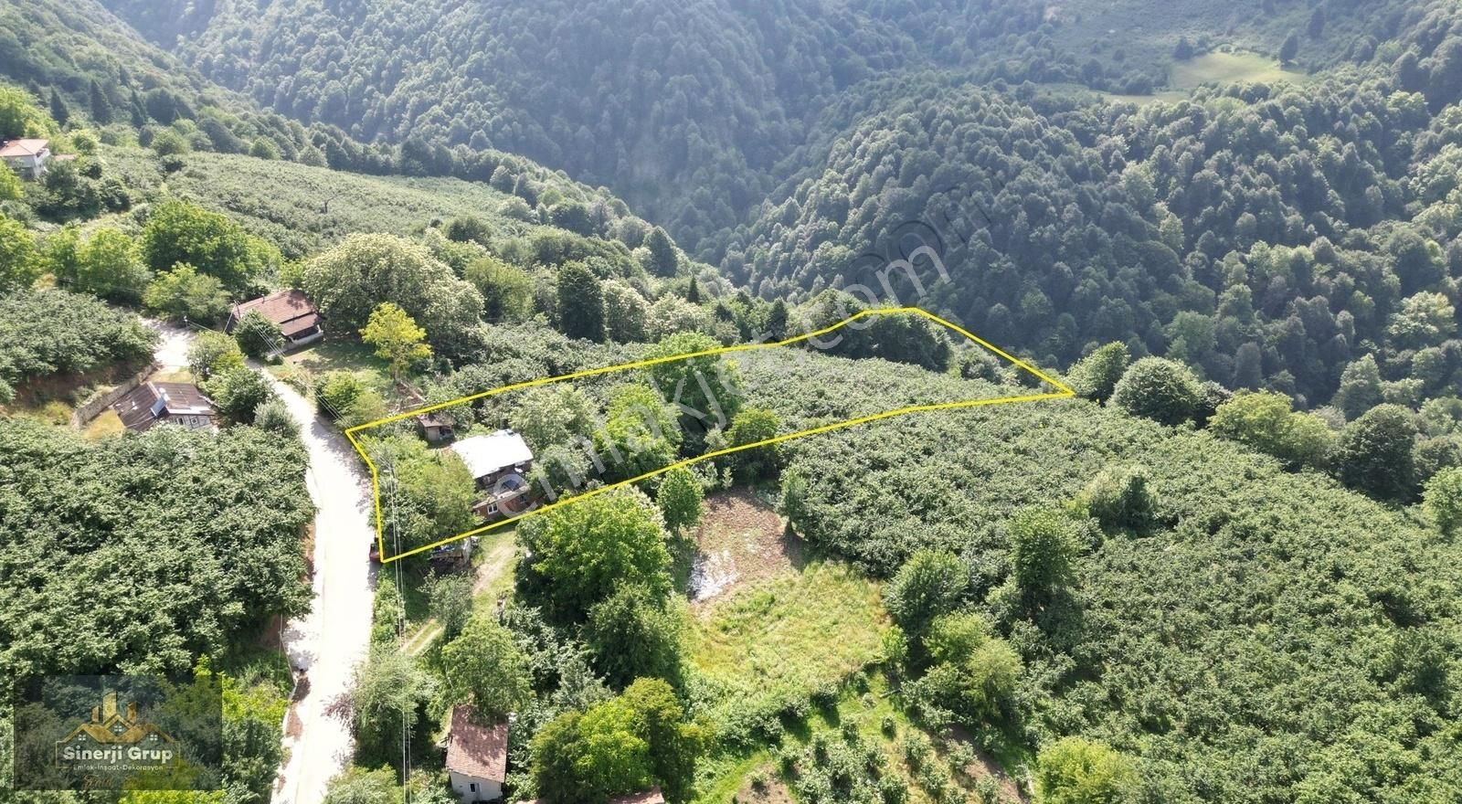 Kadifekale'de 4744 M2 Satılık Ev Ve Arsası