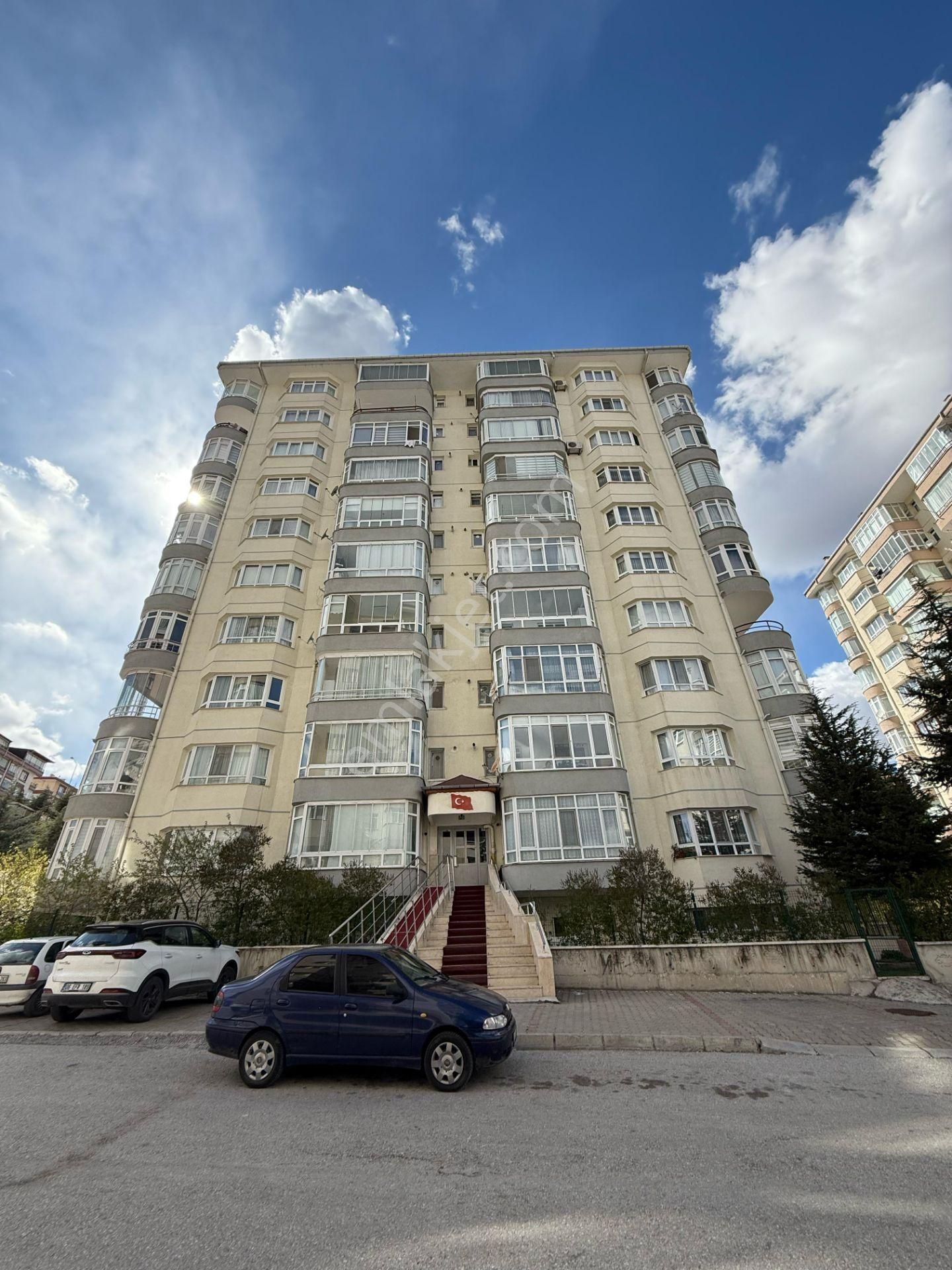Ufuk Kılıç Emlak'tan Site İçerisinde 3+1 Masrafsız Asansörlü Daire