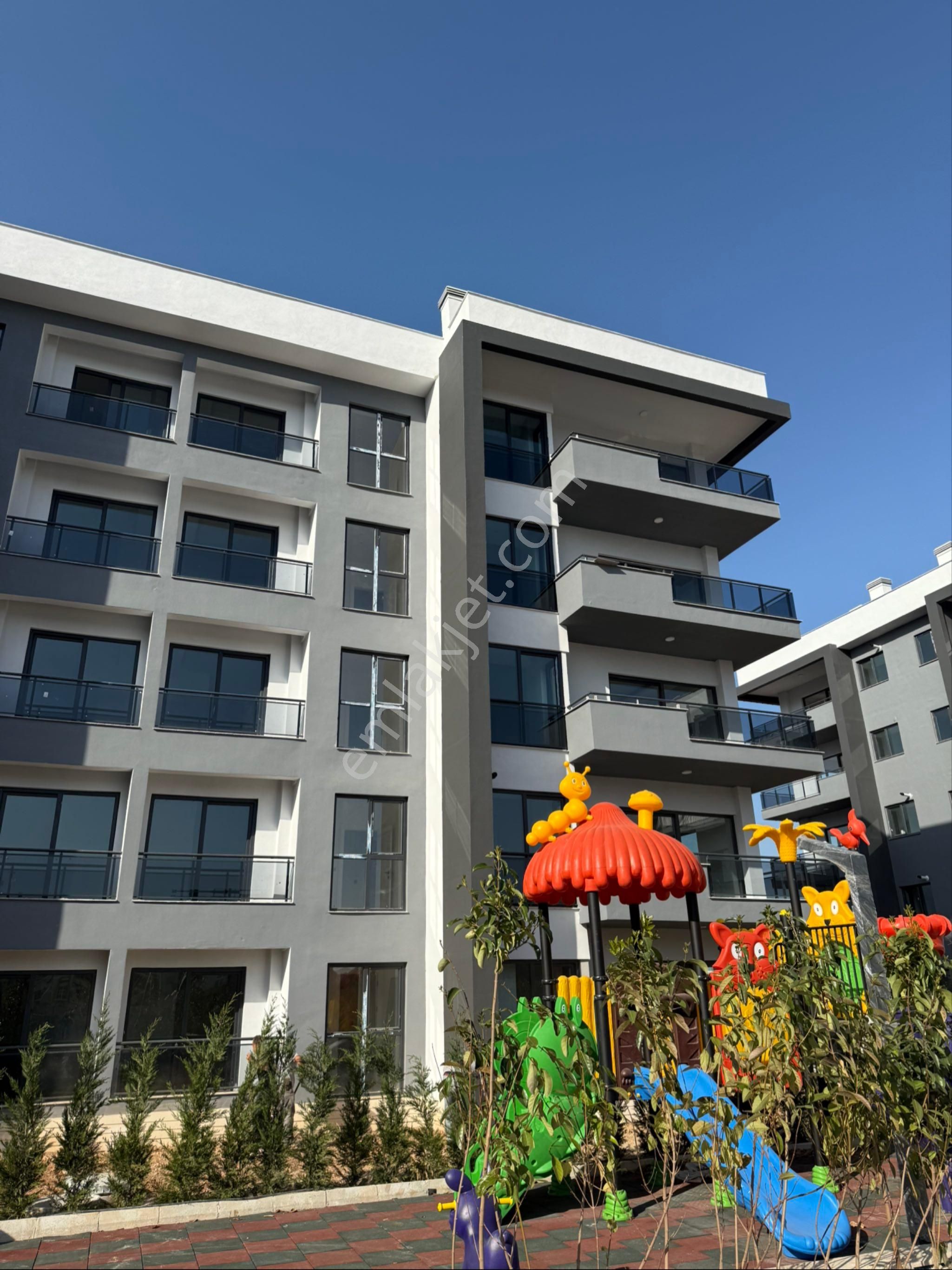 Sahibinden Oturuma Hazır 2+1 Site İçerisinde Daire