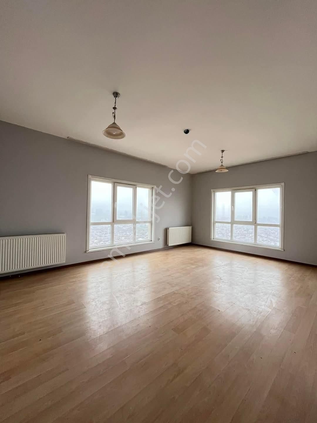Esenyurt Kıraç Star Towers Sitesi 2+1 Kiralık Daire Site İçerisinde Yerli Ve Yabancıya Uygun
