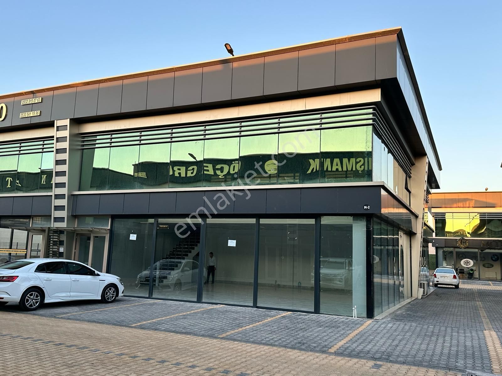 Siverek Yolu Üzeri Grand Oto Center'da Satılık Dükkan