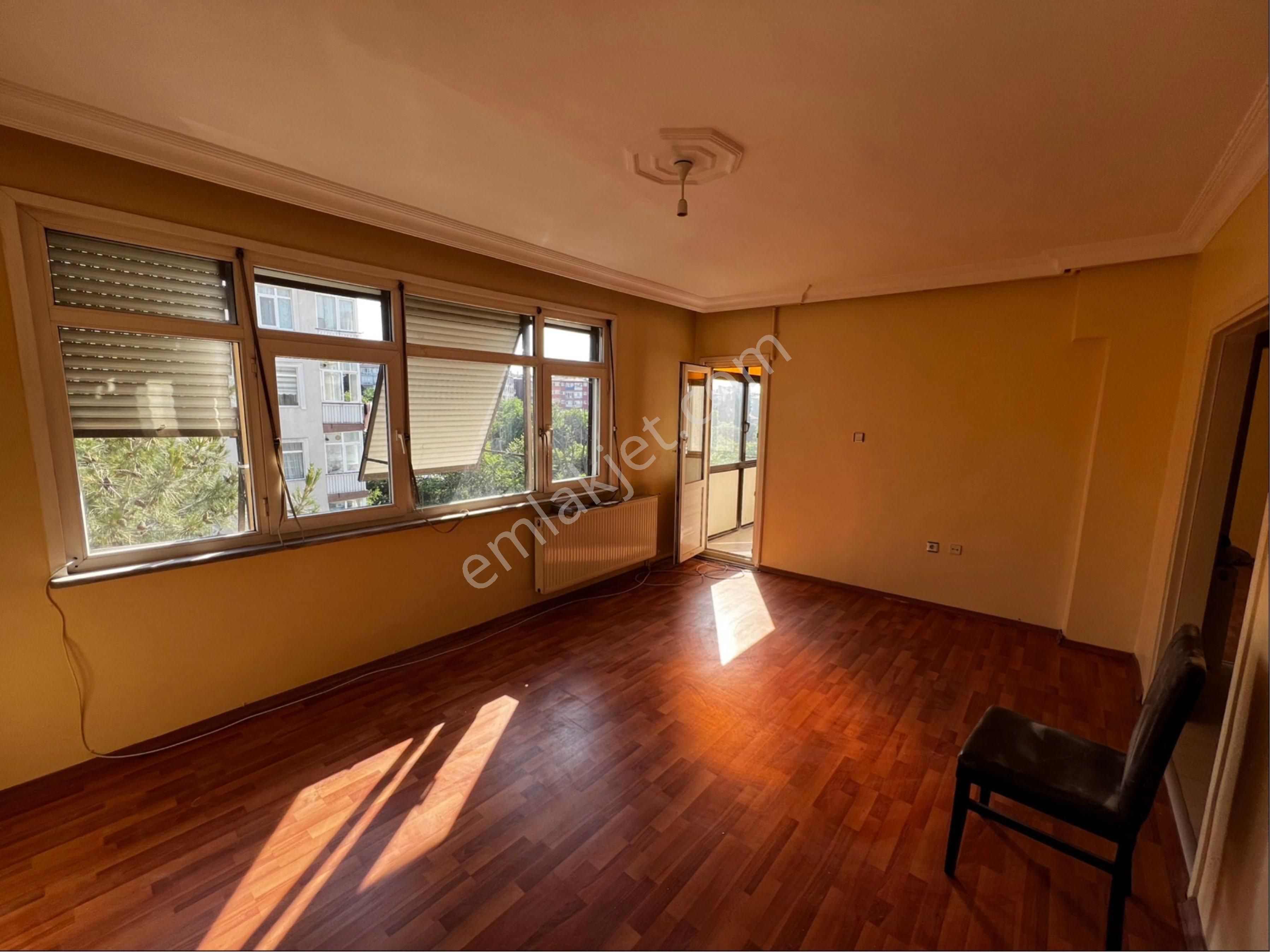 Naz Emlaktan Tepe Nautilus Avm Yanında Ara Kat 2+1 Kiralık Daire