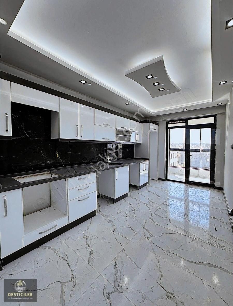 Ad-desticiler 71 Evler Mahallesi 145 M2 Özel Garajlı Geniş Daire