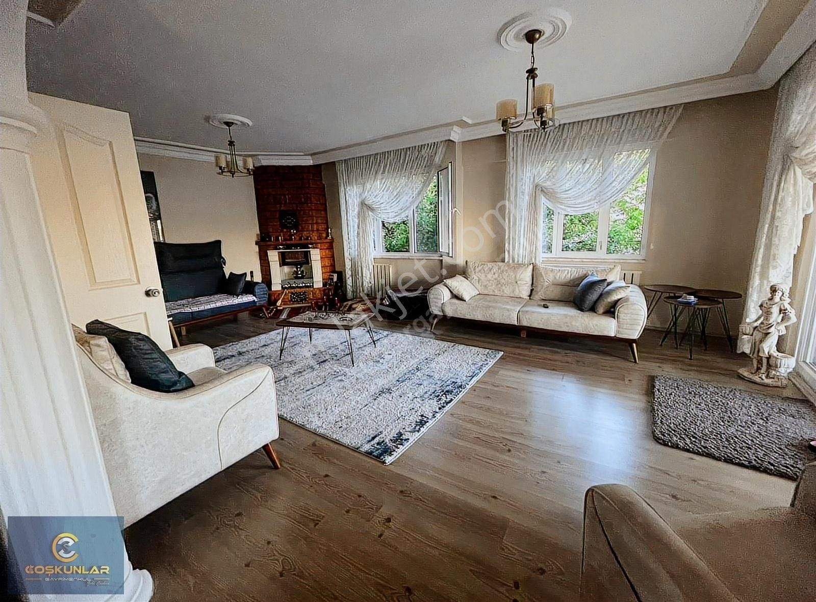Cumhuriyet Mahallesi'nde Full Deniz Manzaralı Satılık Villa