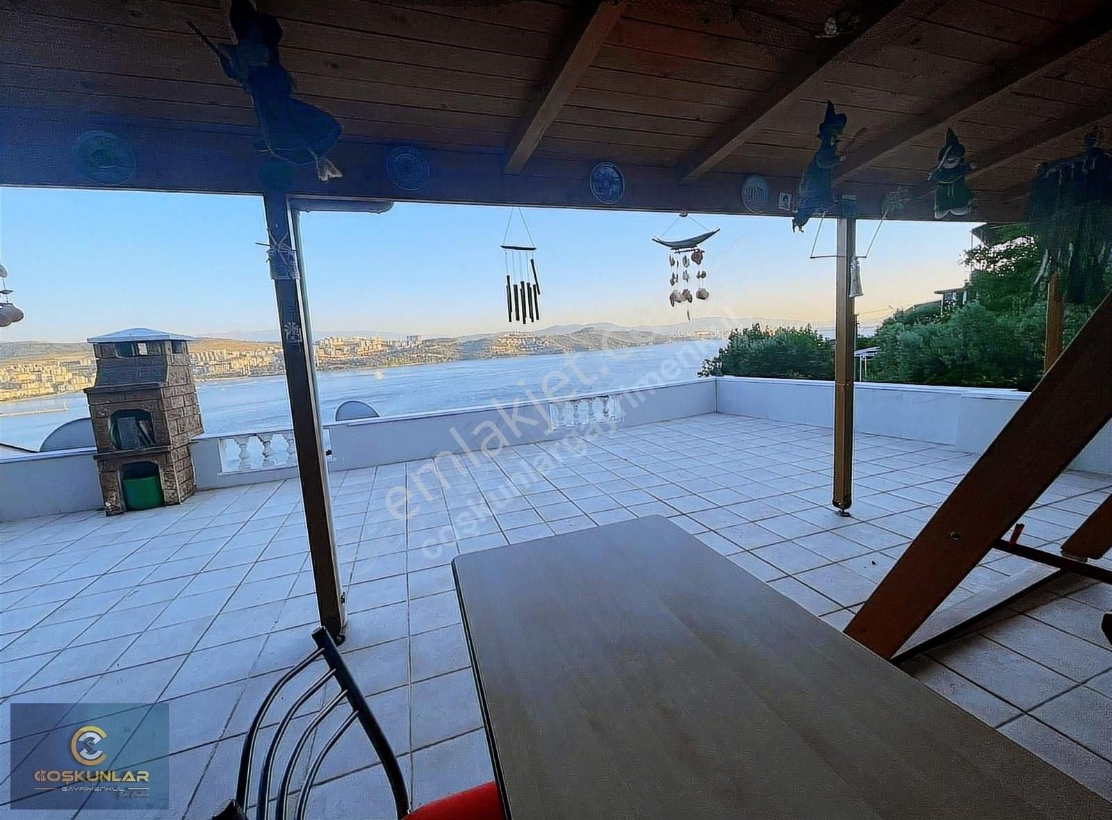 Cumhuriyet Mahallesi'nde Full Deniz Manzaralı Satılık Villa - Görsel 2