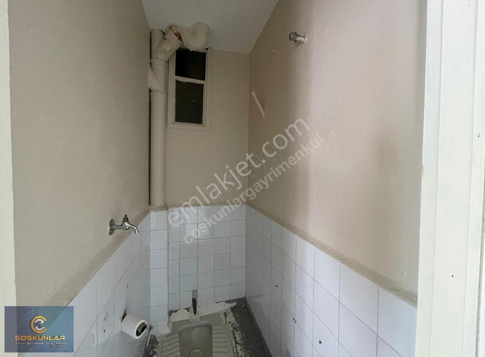 Gemlik Demirsubaşı Mahallesi'nde Ara Kat Kiralık Daire