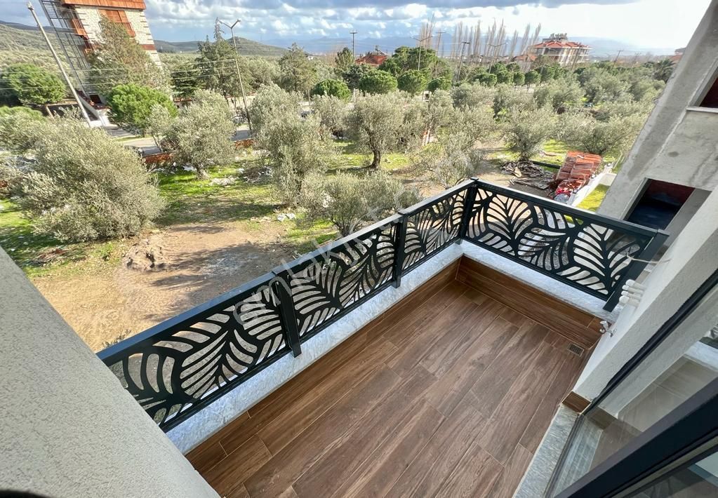 ✨akçay Ay Emlak'tan✨zeytinli'de Ön Cephe Ara Kat Satılık 2+1 Sıfır Lüx Daire