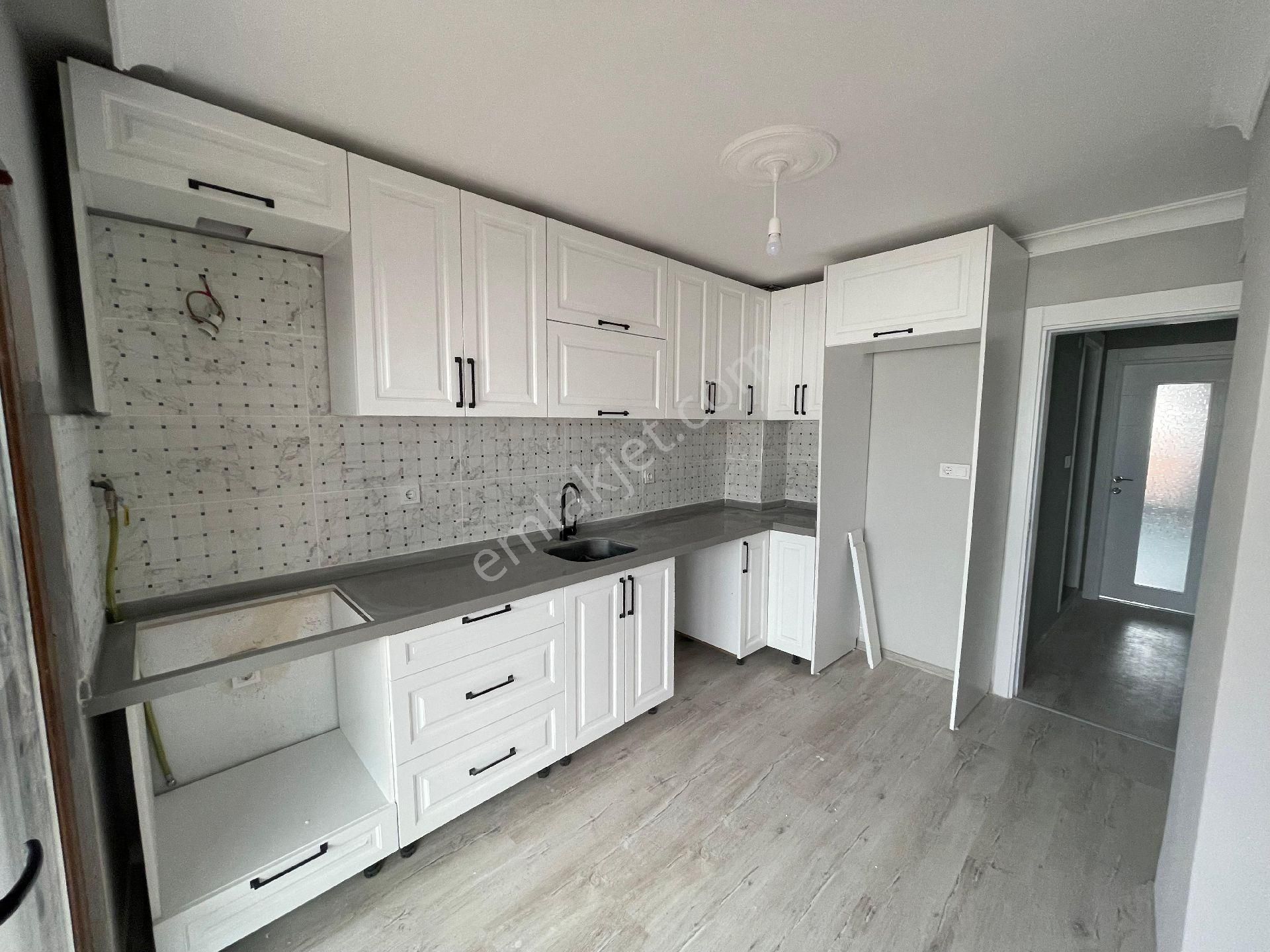 Saltoğlundan Zümrütevler De Full Yapılı Daire