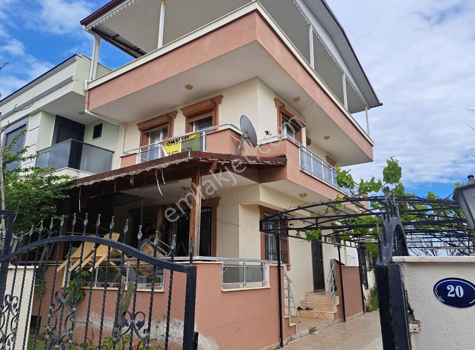 İzmir Seferihisar Doğanbey De Satılık 4+1 Müstakil Villa