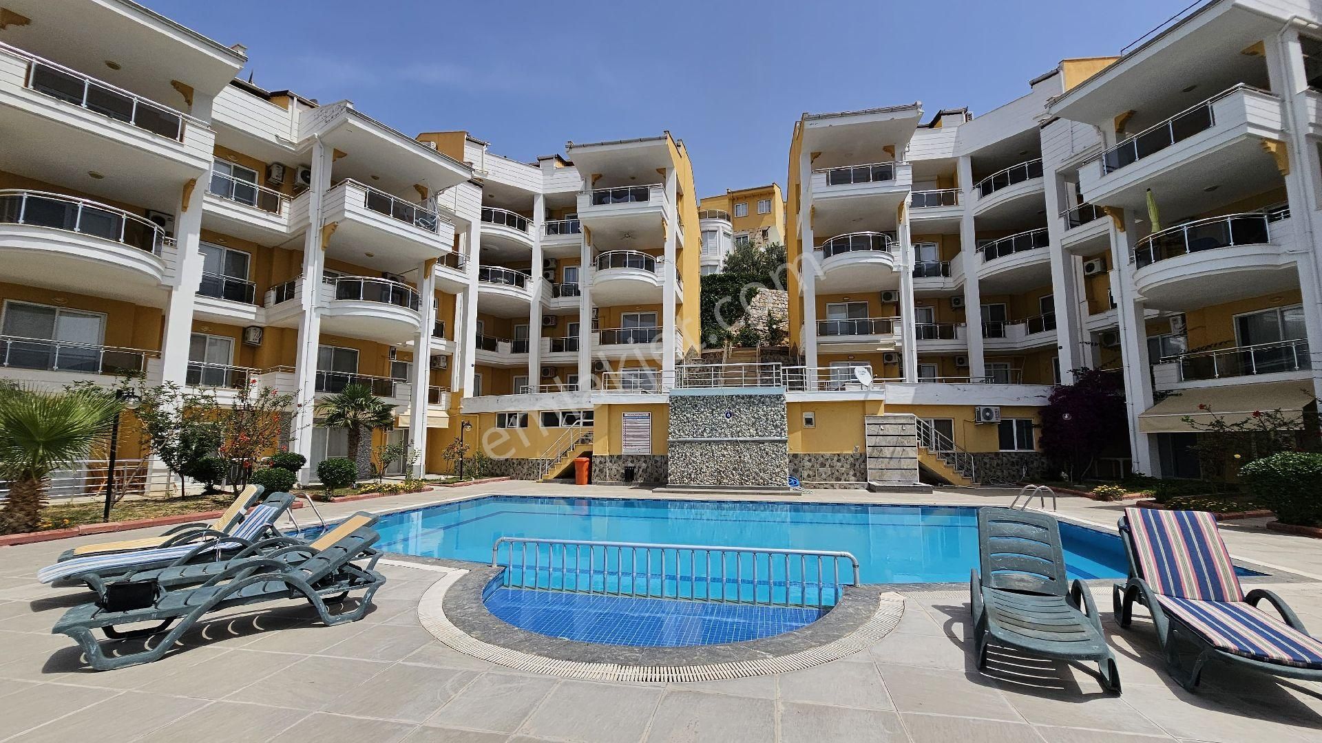 Didim Akbük'te Geniş Elit Sitede 1+1 Yazlık Daire