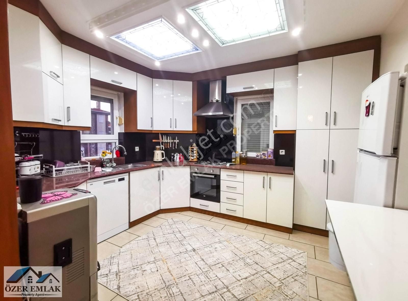 Lüx Eşyalı 3+1 Havuzlu, Güvenlikli Site Uncalı Merkez