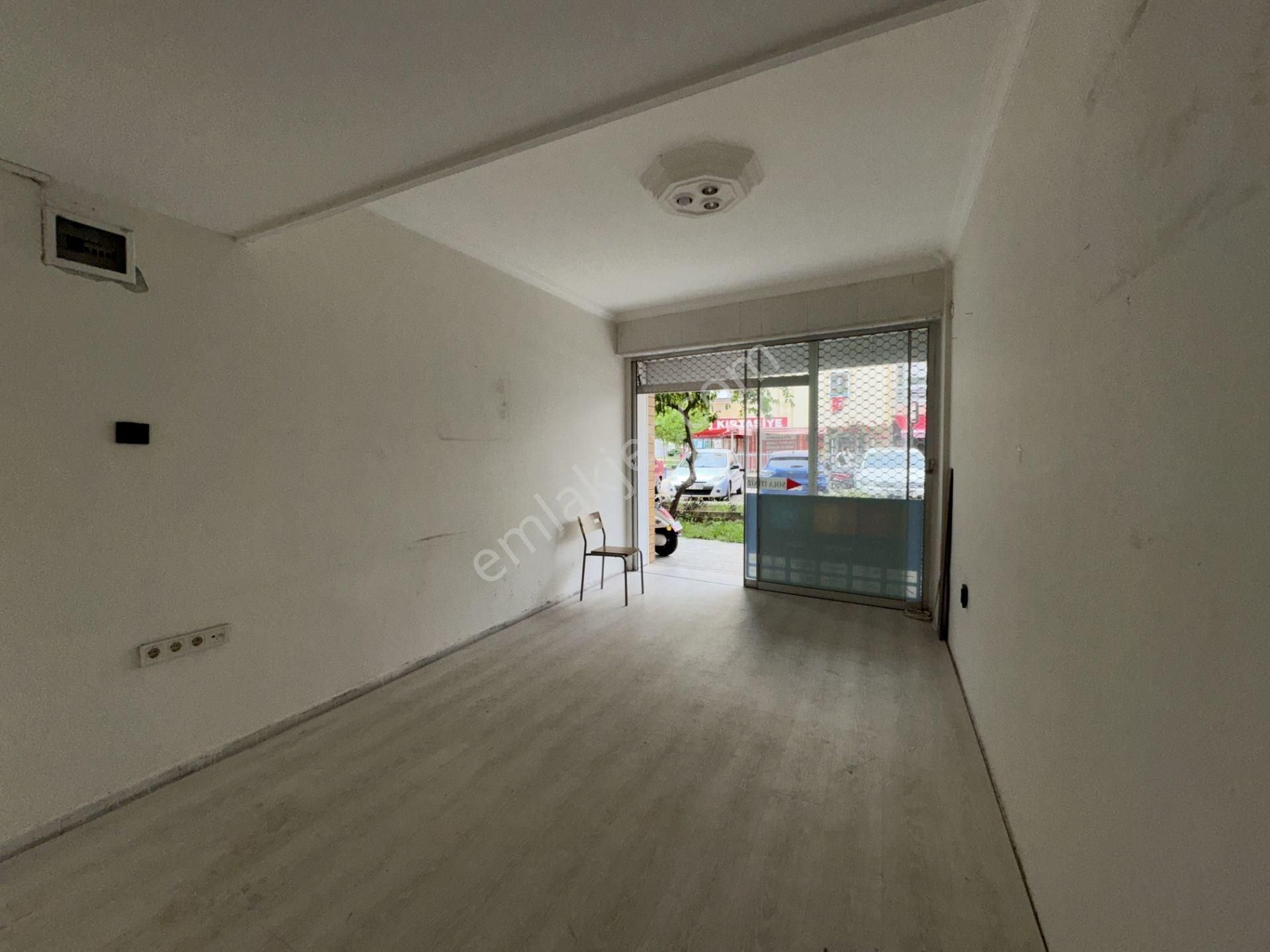 Kiralık Dükkan – Karşıyaka Soğukkuyu | Bahriye Üçok Bulvarı’na Komşu – 42 M²