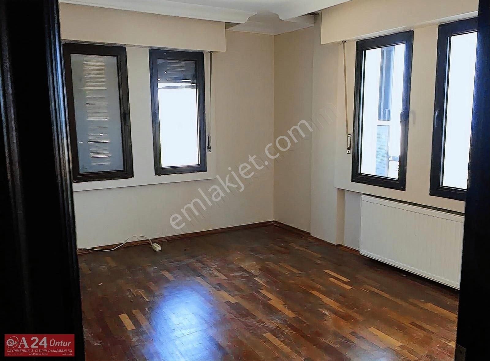 Urla Kalabak'ta Satılık Deniz Manzaralı 5+2 Tam Müstakil Villa - Görsel 20