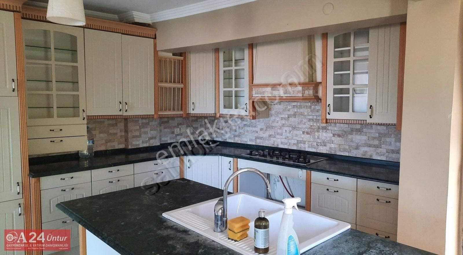 Urla Kalabak'ta Satılık Deniz Manzaralı 5+2 Tam Müstakil Villa - Görsel 19