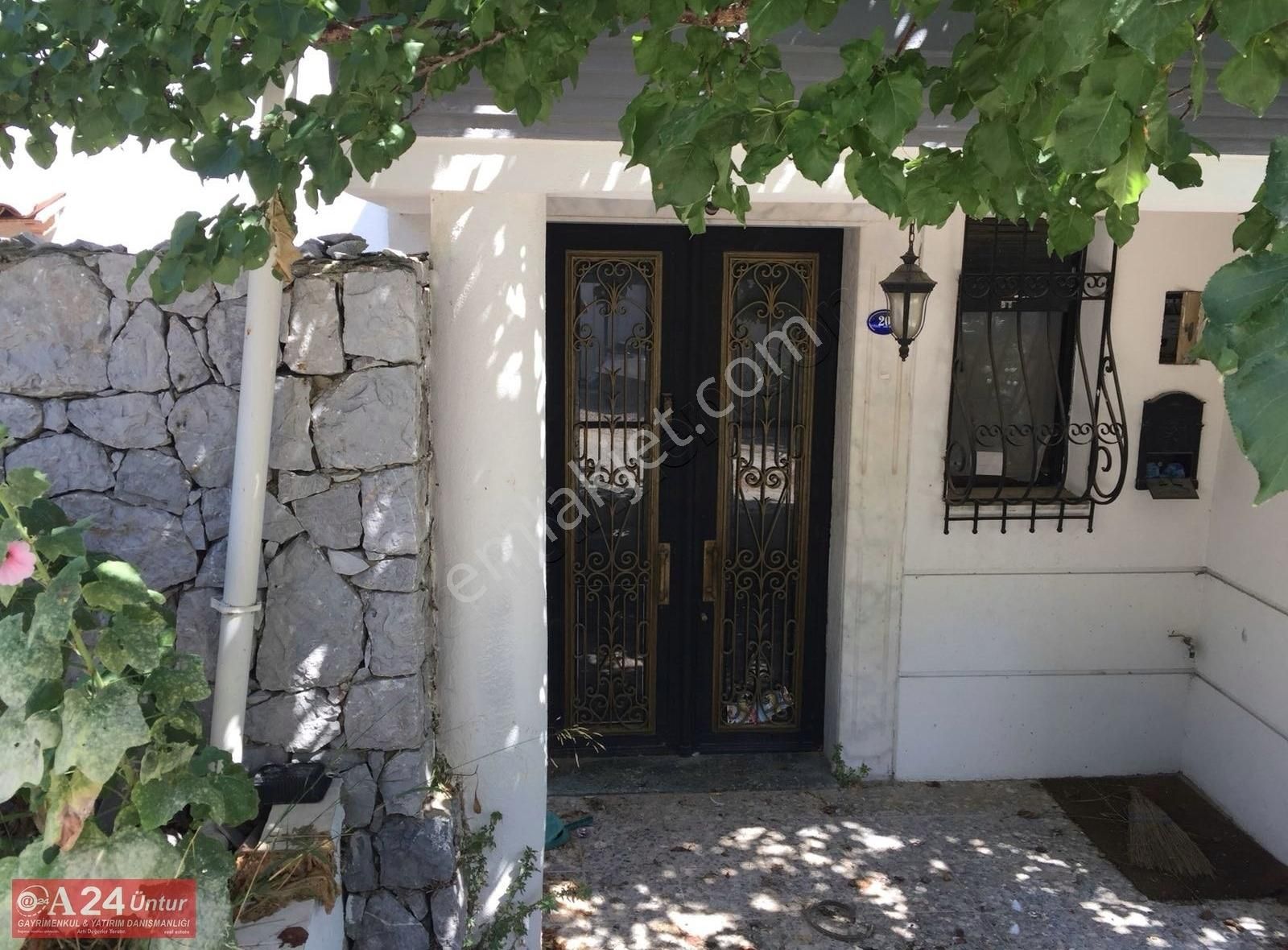 Urla Kalabak'ta Satılık Deniz Manzaralı 5+2 Tam Müstakil Villa - Görsel 6