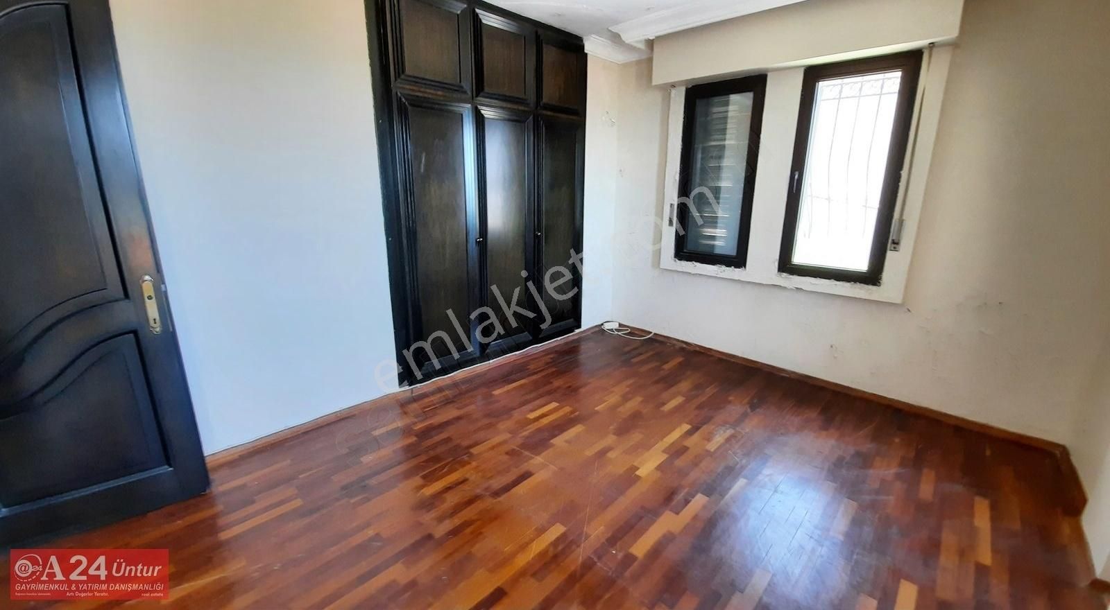 Urla Kalabak'ta Satılık Deniz Manzaralı 5+2 Tam Müstakil Villa - Görsel 2