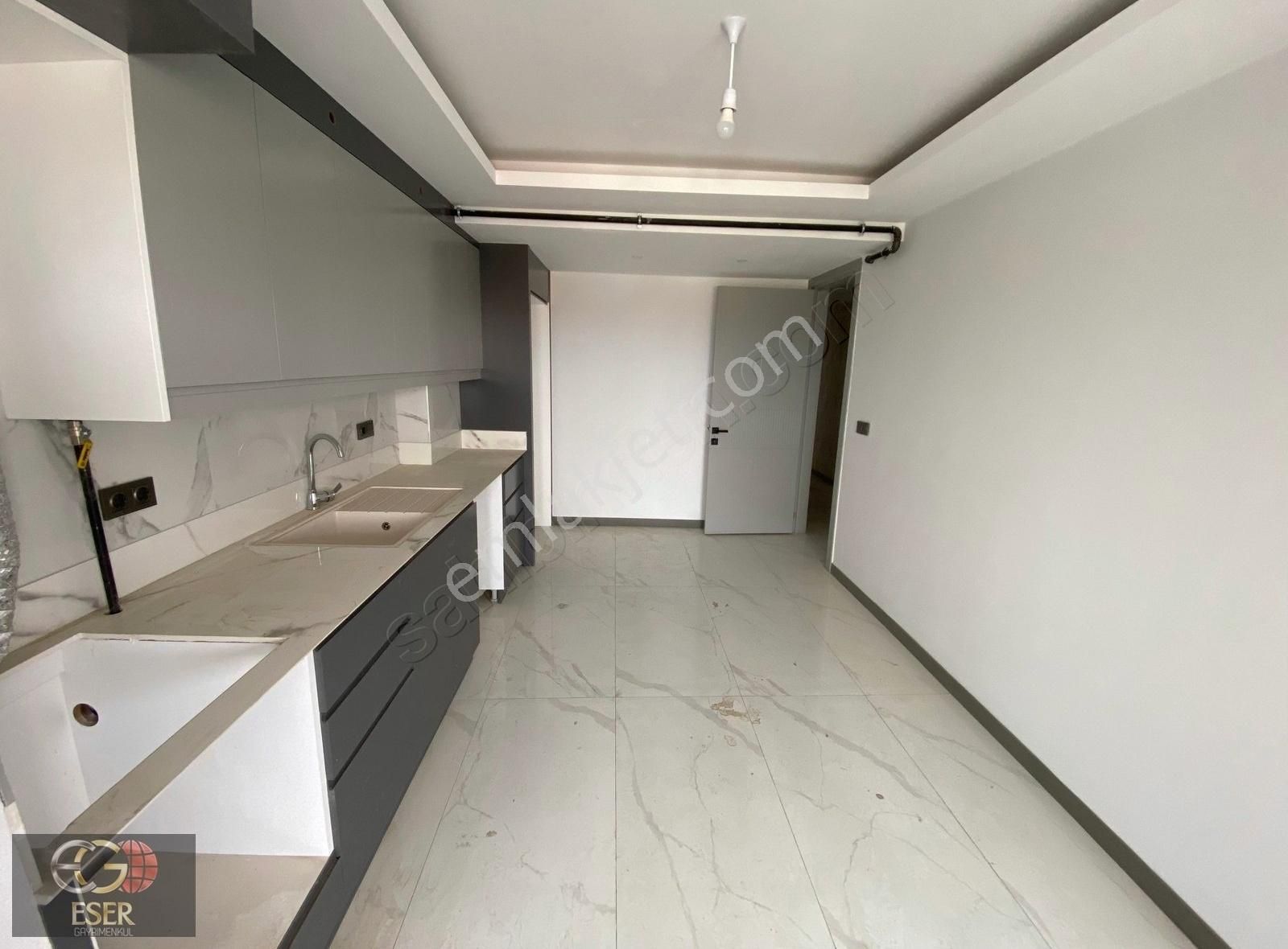 Eserden Albayrak Meydanına Yakın Ebeveyn Banyolu 2+1 Daire