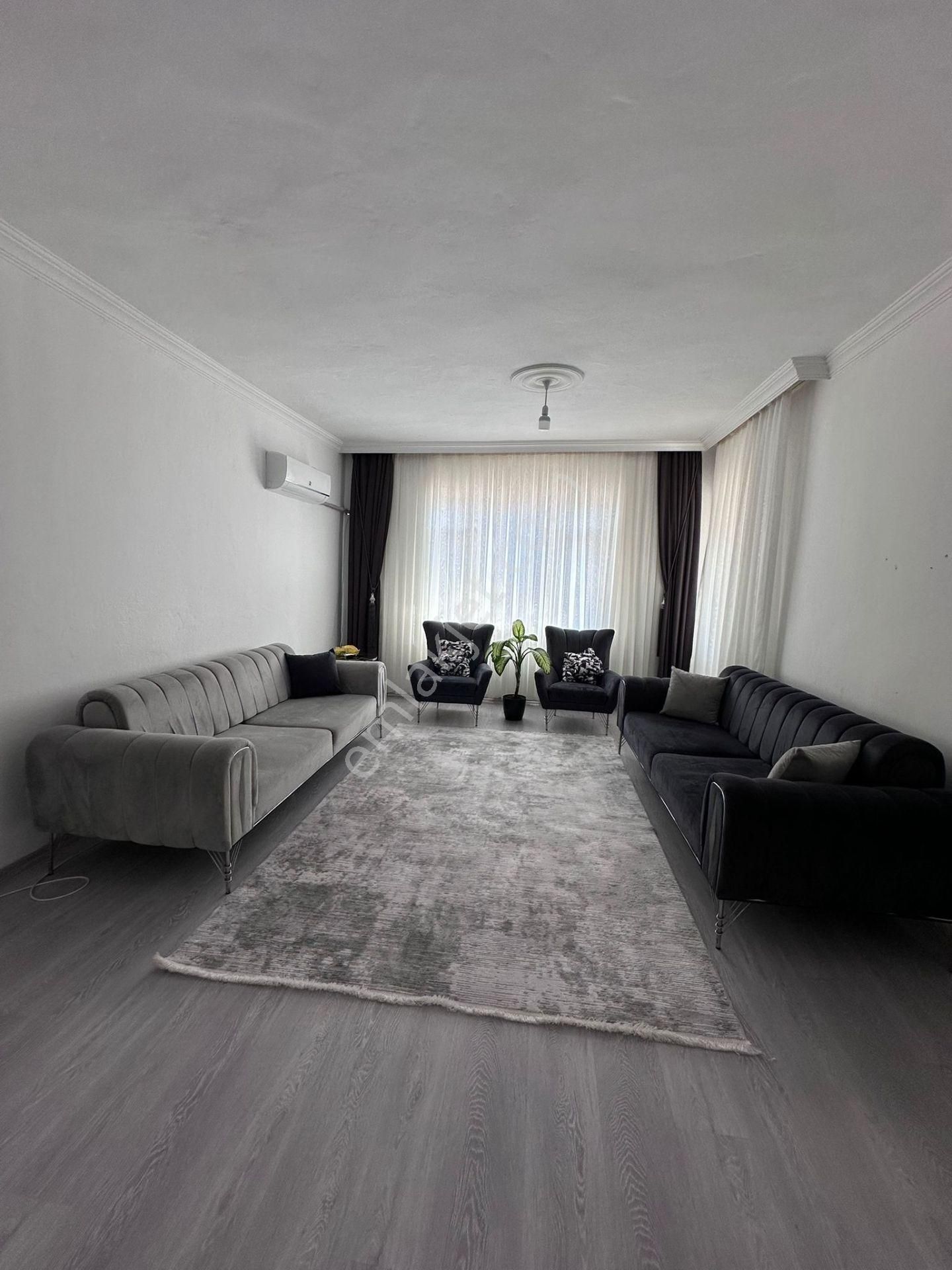 Site İçerisinde İçi Komple Yapılı 3+1 Katta Ayrı Mutfak 140 M² Daire