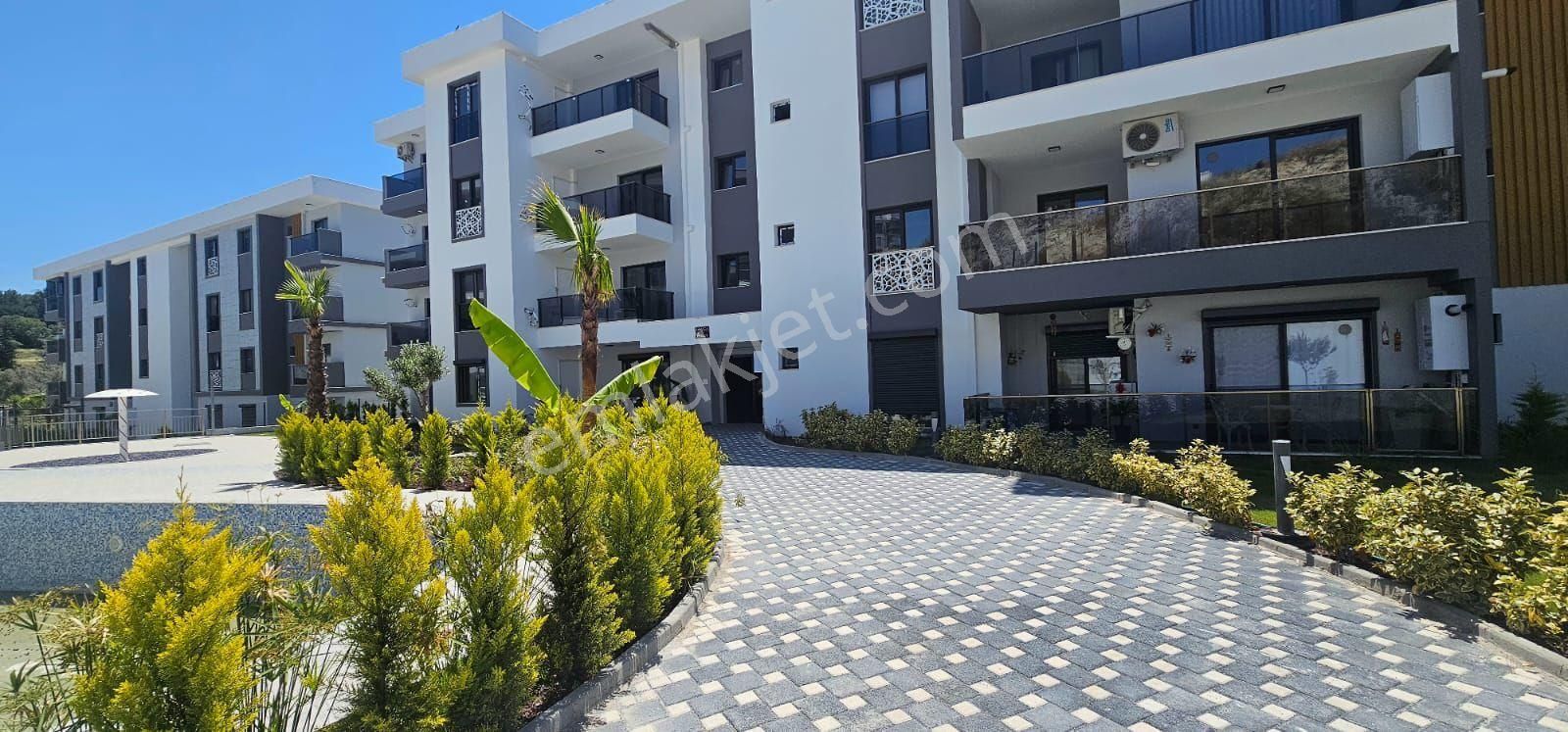 Kuşadası İki Çeşmelikte Havuzlu Saunalı 2+1 Daire