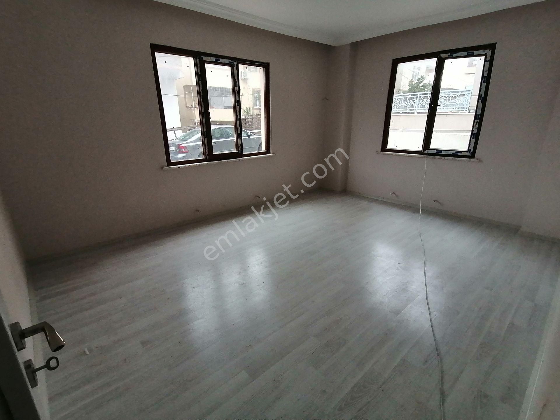Pendik Esenyalıda Satılıkkrediye Uygun 2+1 Sıfır Asansör Otopark Lüx Daire