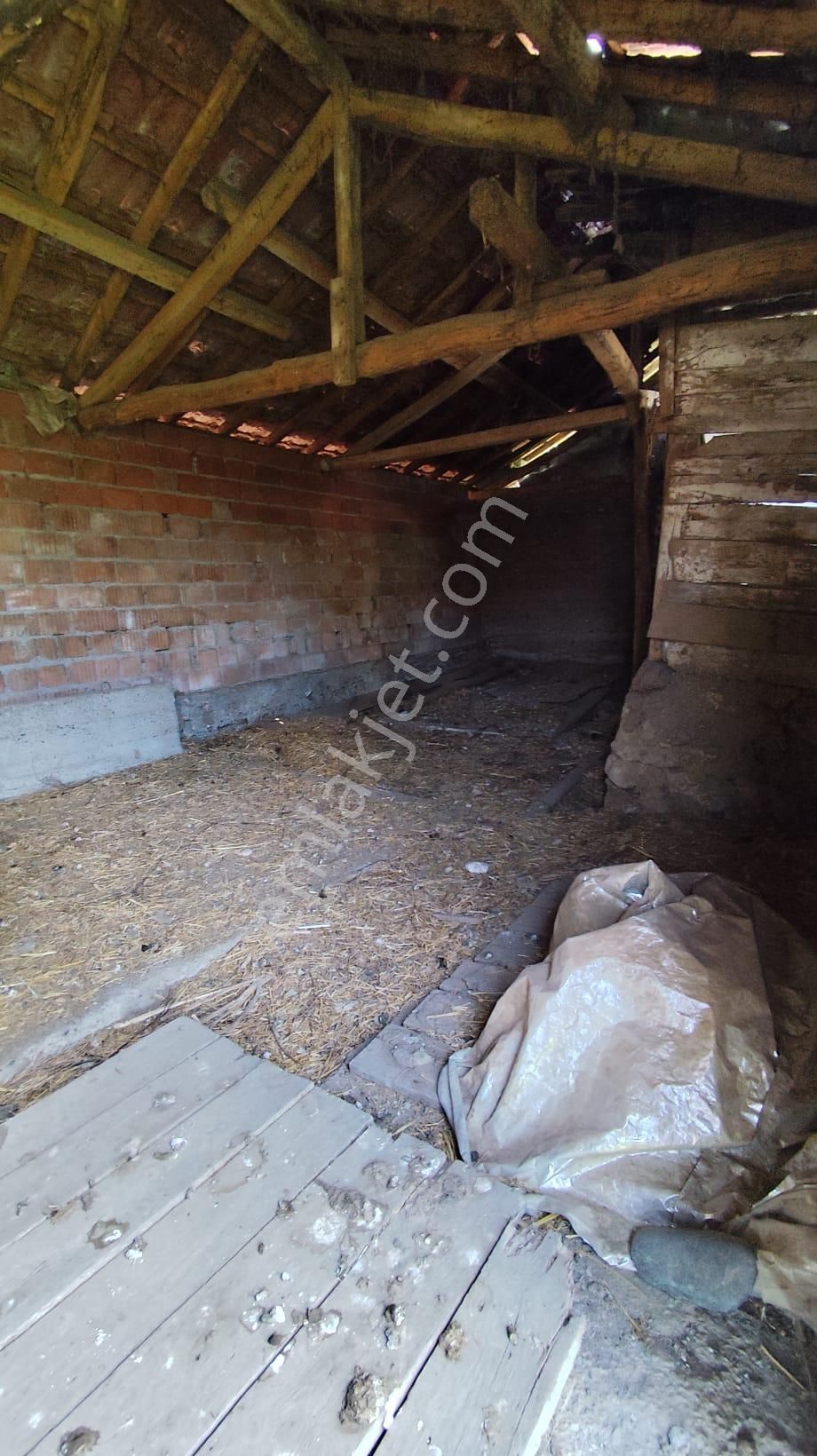 İnceoğlundan Güller'de 569m2 Arsa İçerisinde Satılık Köy Evi - Görsel 6