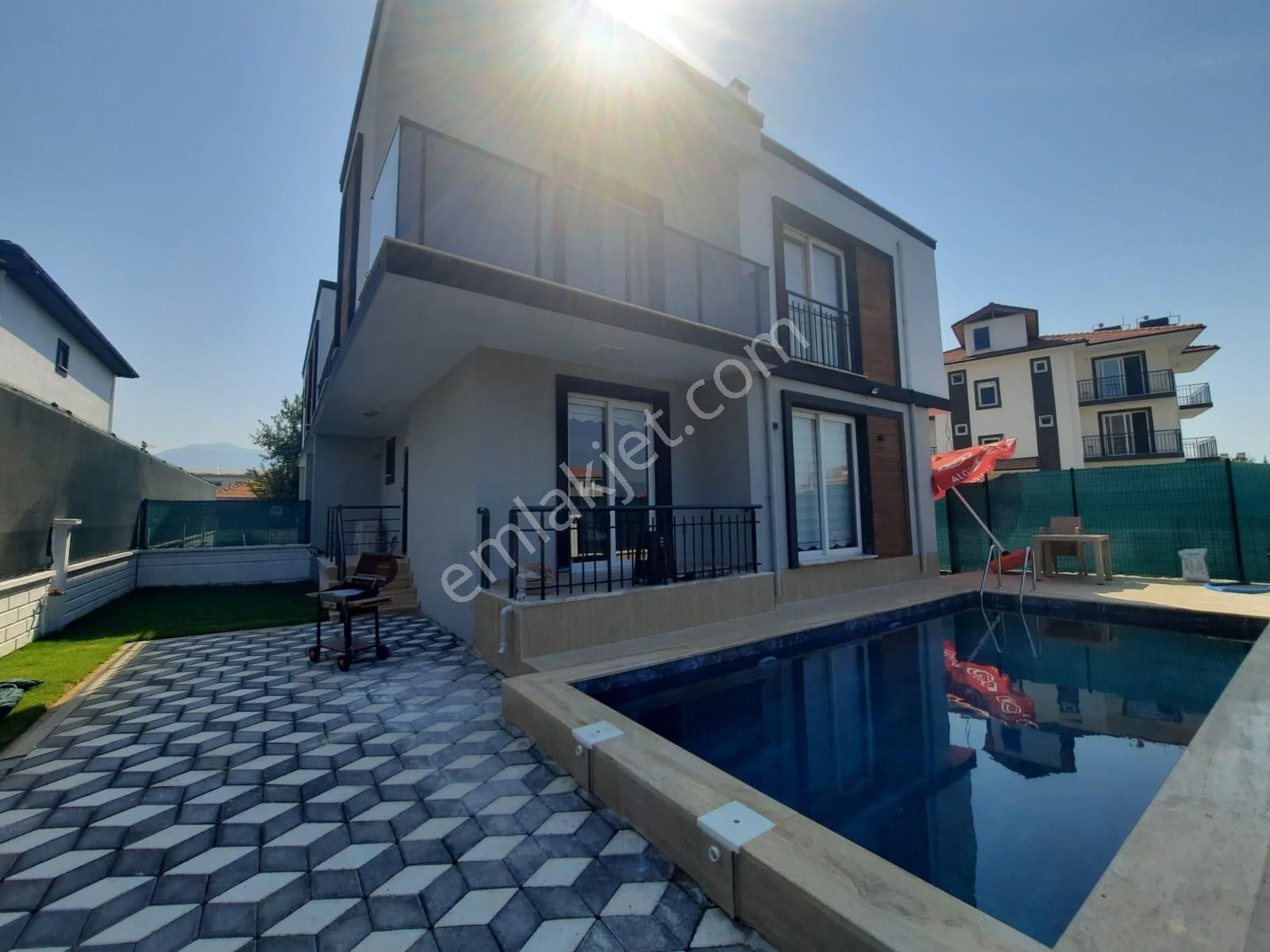 Ortaca Çaylı Da 290 M2 Arsa Da Yüzme Havuzlu, Eşyalı, 4+1 Sıfır Dubleks Satılık