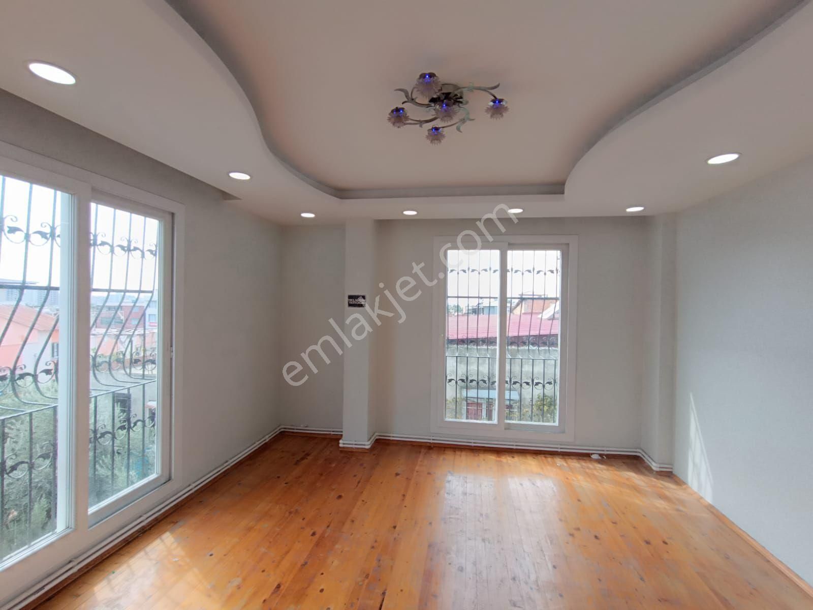 Gültepe Mahallesinde Kiralık 2+1 Kombili 3 Katlının 3. Katı 120 M² Müstakil