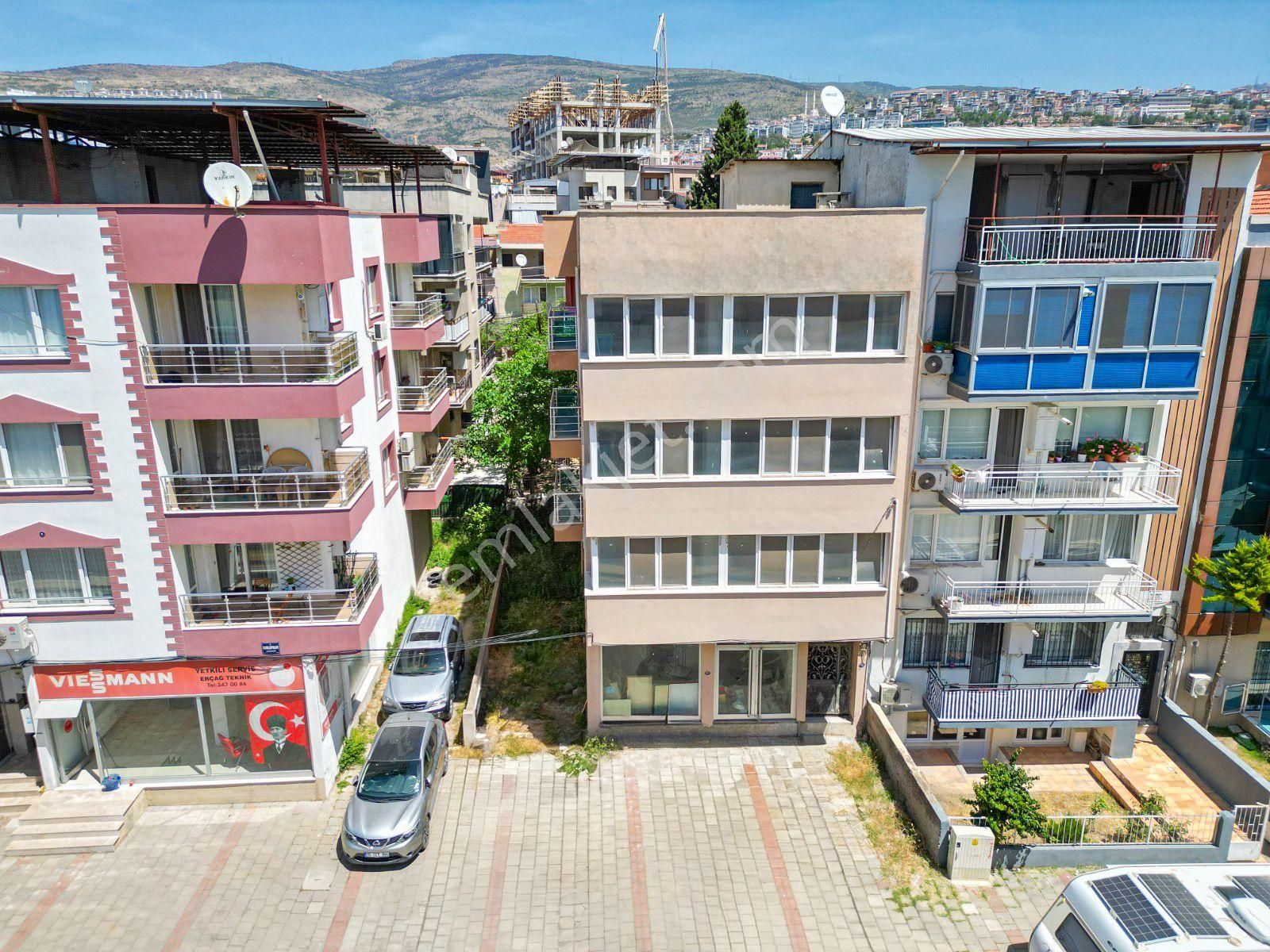İzmir Bayraklı Osmangazide Kiralık Komple Bina