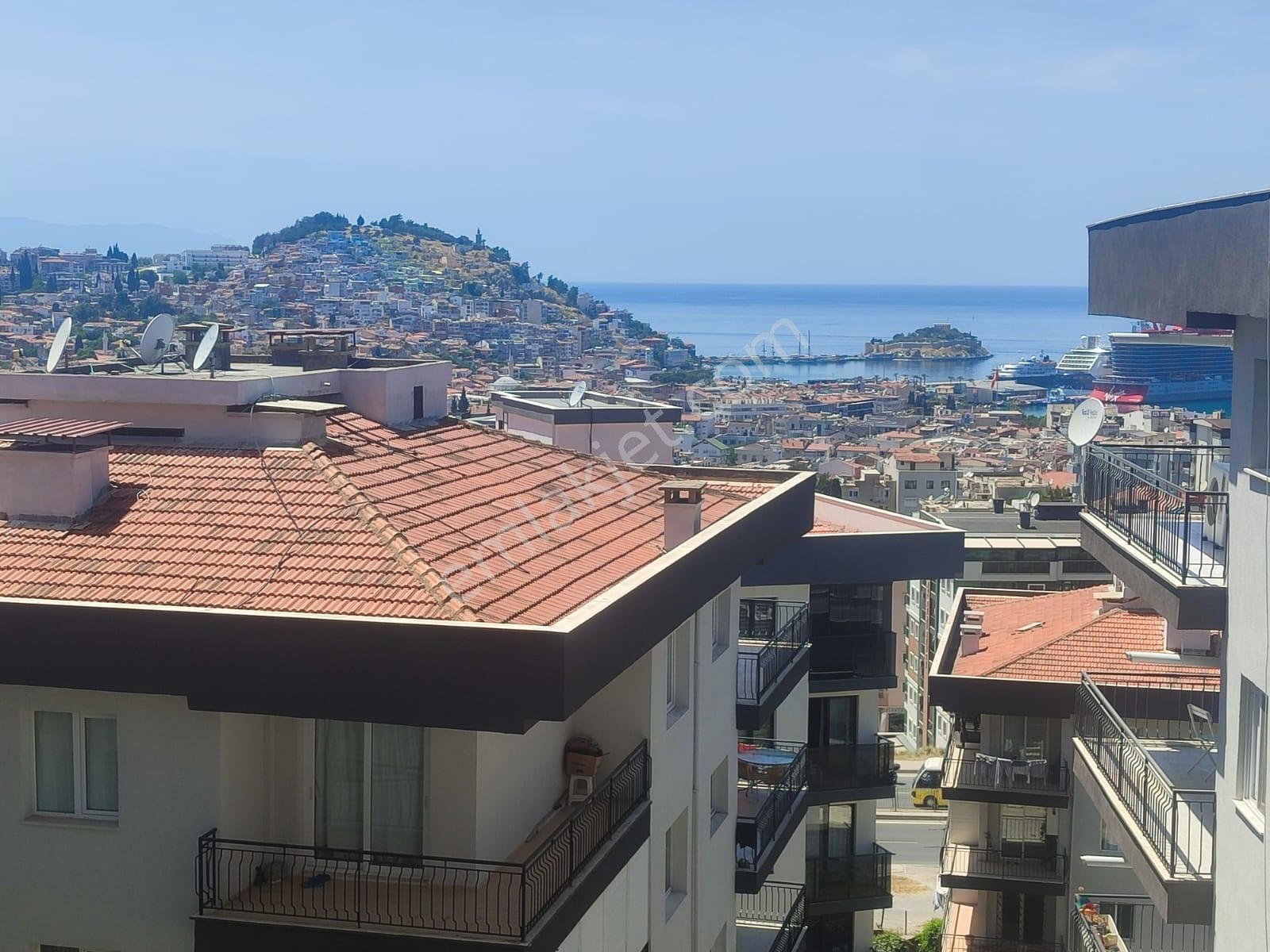 Muhteşem Deniz Manzaralı 3+1 Fırsat Daire