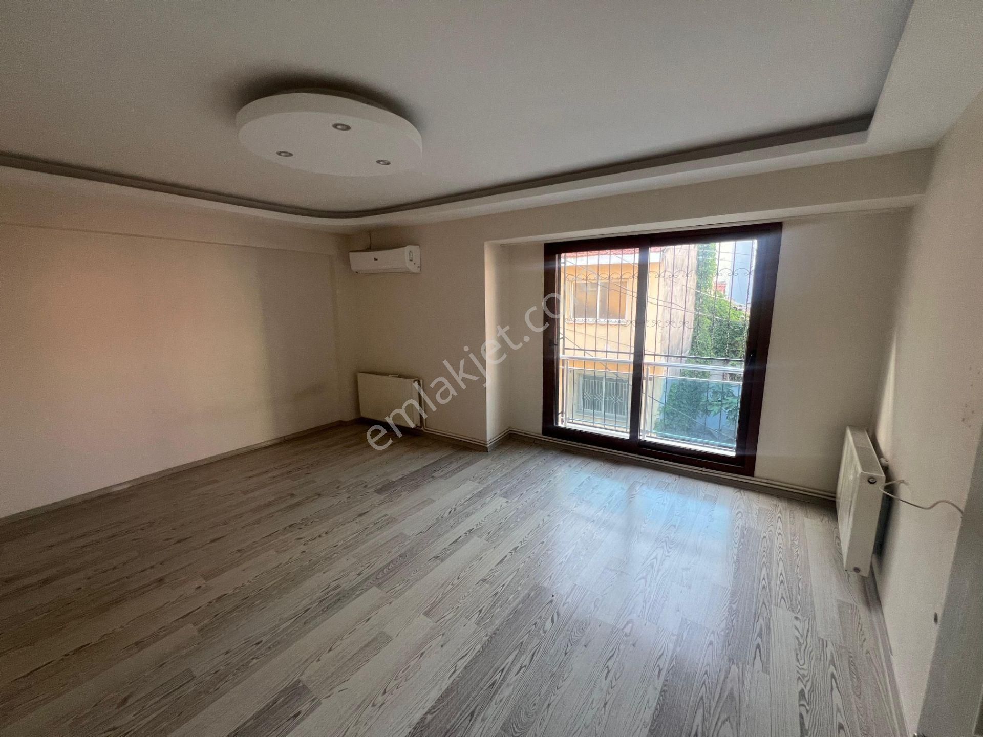 Acill Buca İşçievleri Caddesi Yakını 2+1 100m2 Dgazlı Ayrı Mutfak Satılık Daire