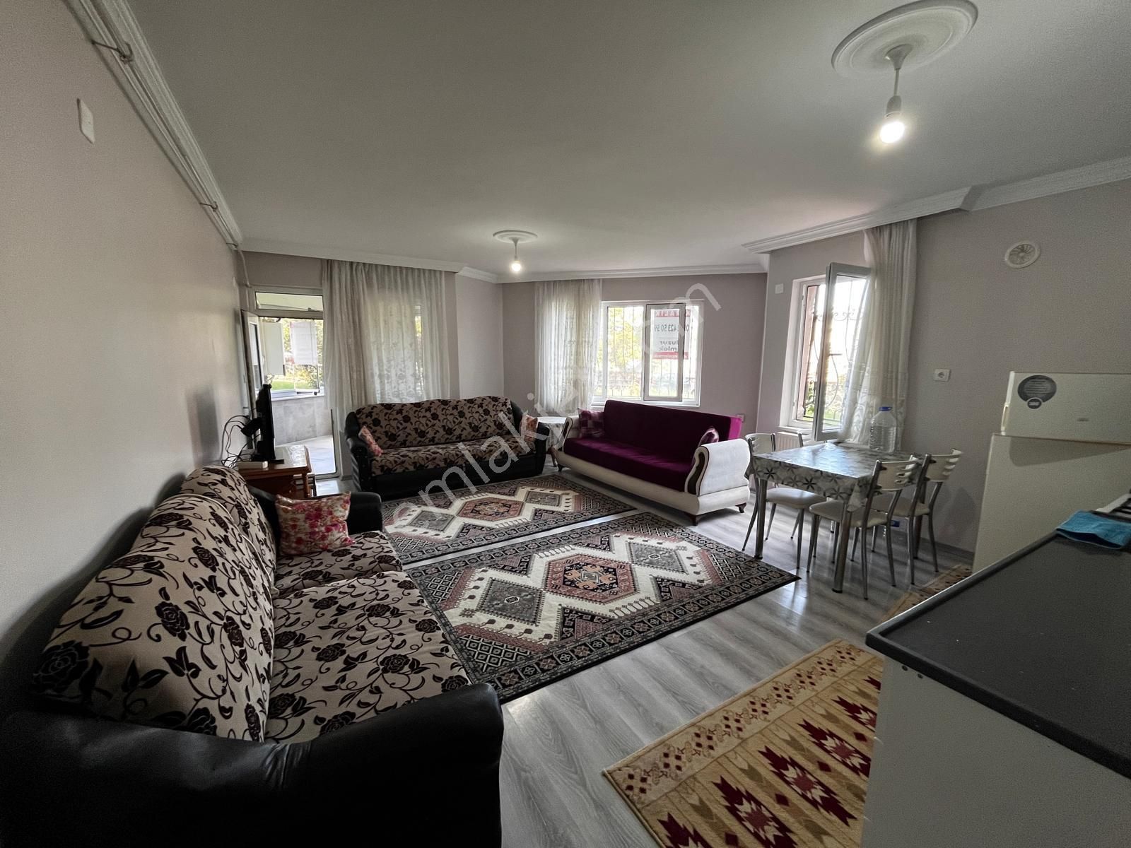 Tekirdağ S.paşa Hürriyet Mah. Giriş Kat Full Eşyalı Geniş 1+1 Kiralık Daire
