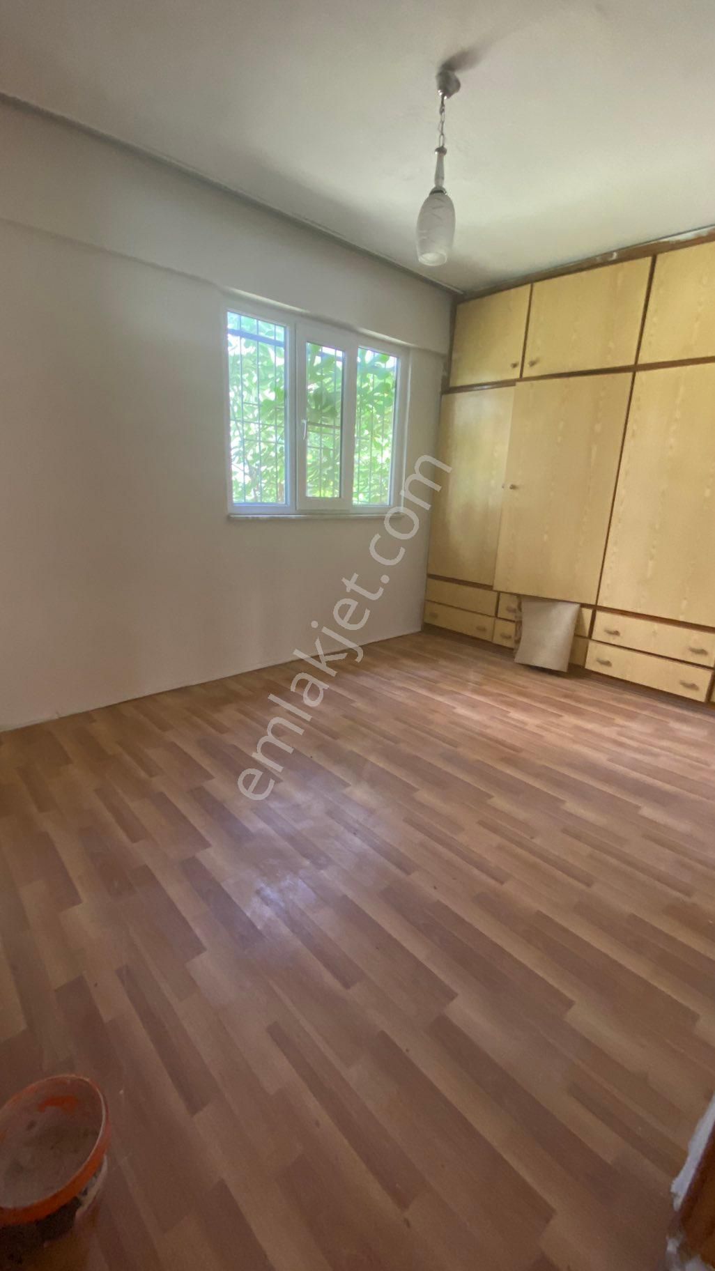 Yeşil Mahallede 2 Katlı Müstakil Bina