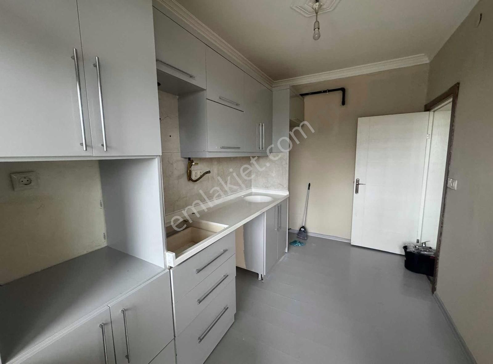 Yeni Karaman 3+1 Kiralık İki Cepheden Girişli Ziraat Manzaralı