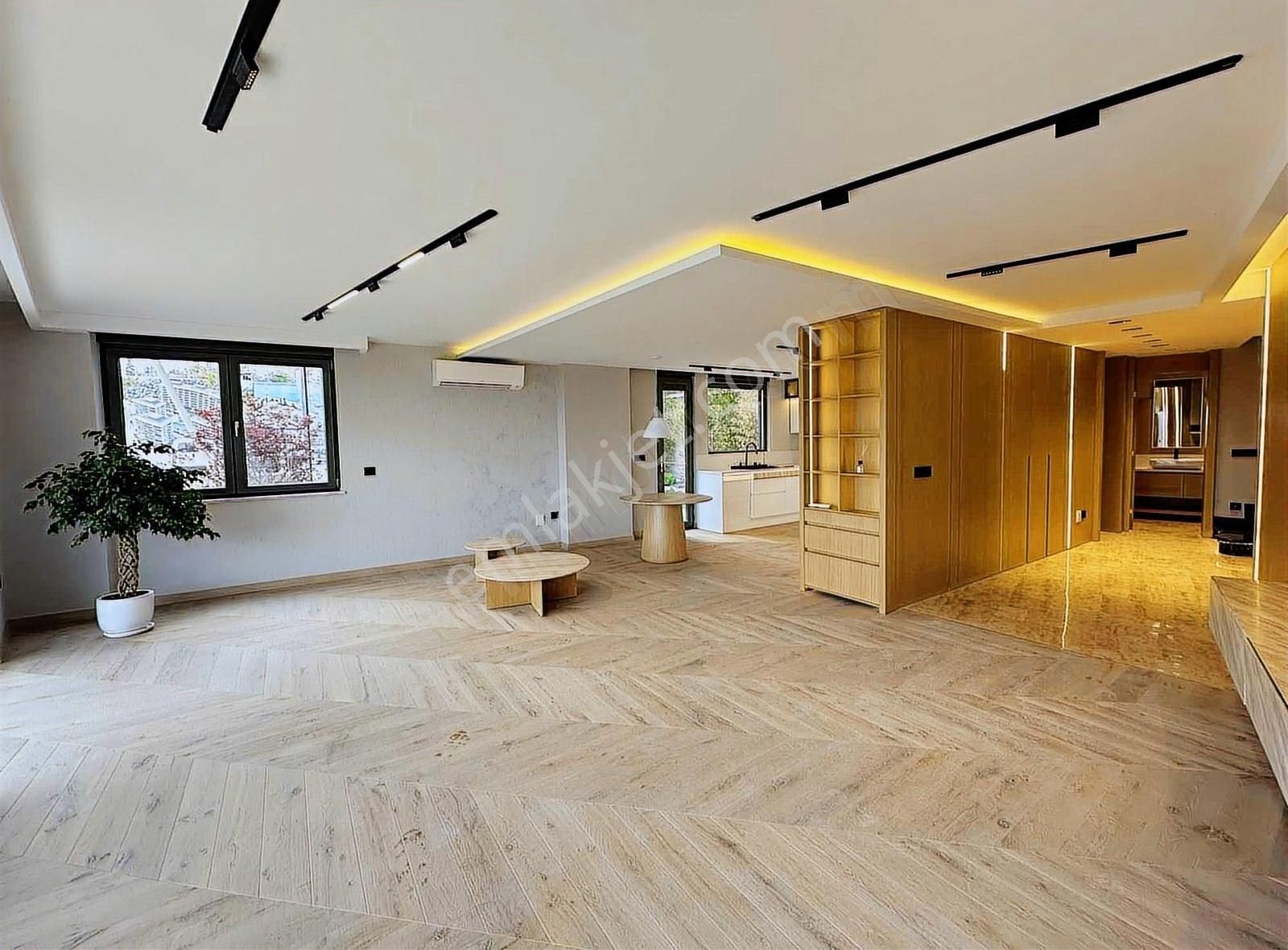 Bosphorus Mudanya Deniz Manzaralı 4+1 Bahçe Katı Dubleks Daire