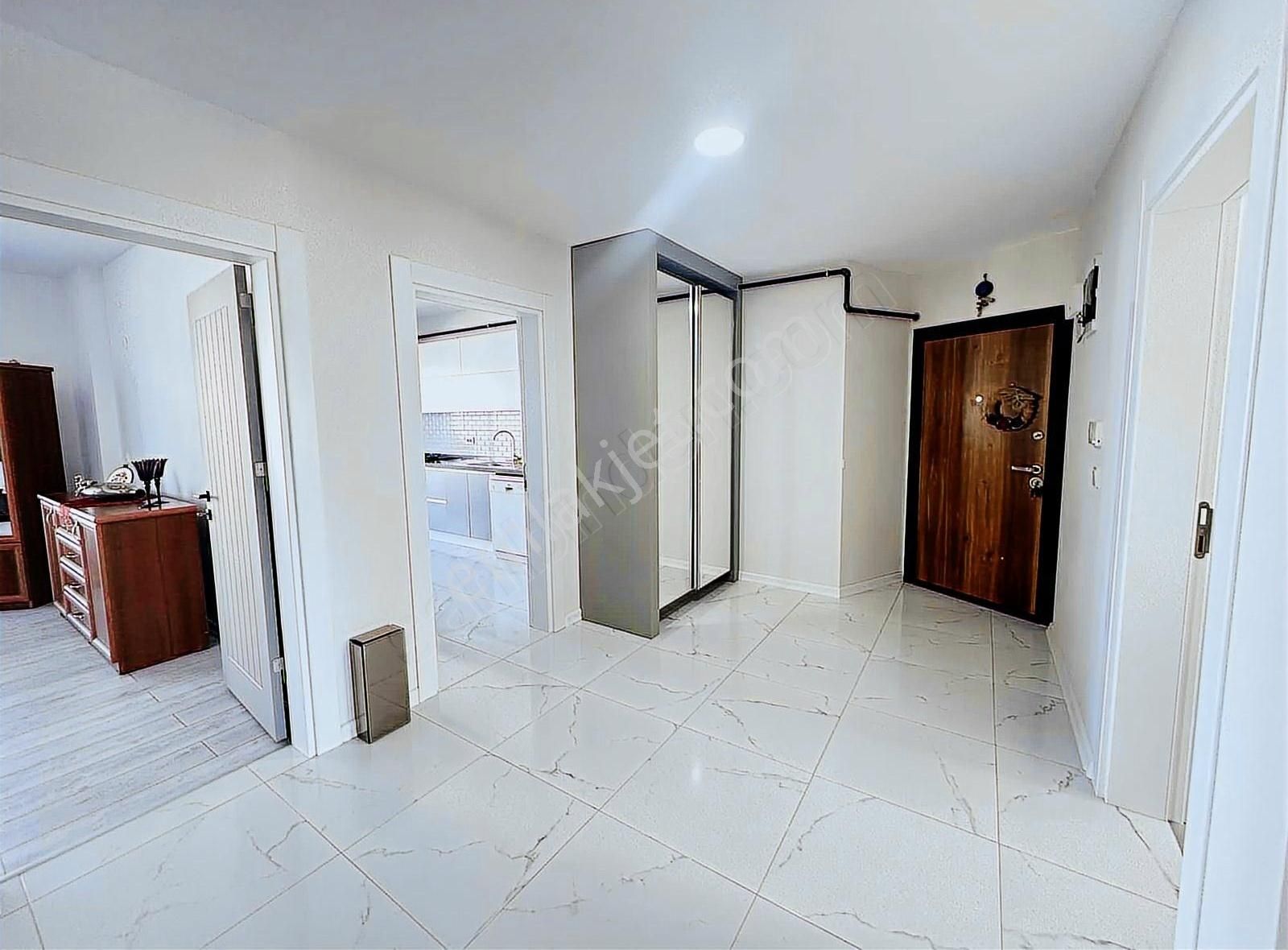 Dialog Piramit-blue Point Sitesinde Satılık 3+1 Havuzlu Daire