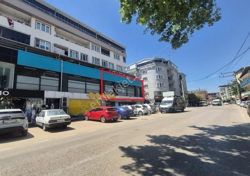 Dialog Piramit'ten Kurumsal Kiracılı Cadde Üstü Dükkan