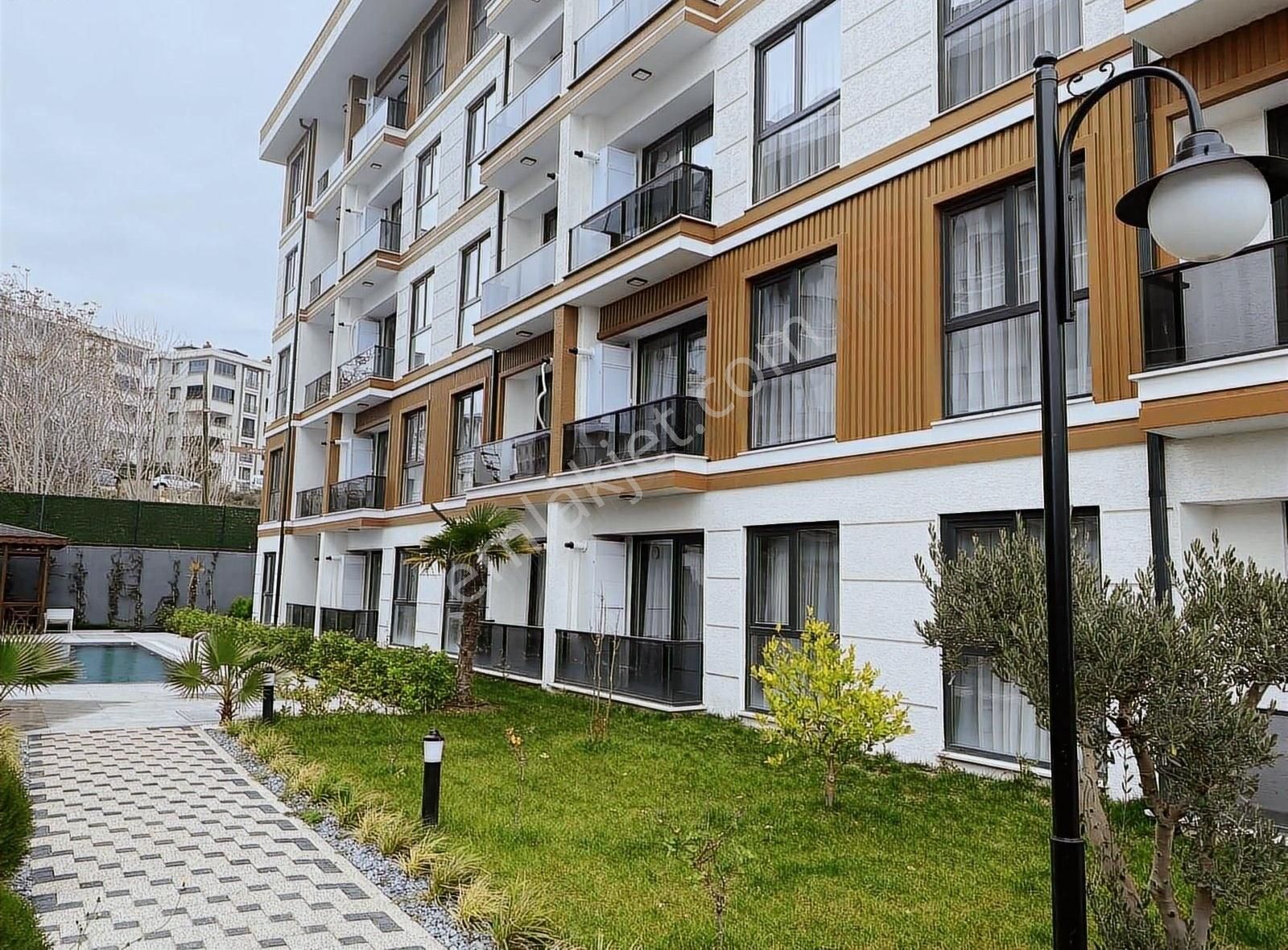Dialog Piramit'ten Balat'ta Eşyalı Kiralık 1+1 Daire