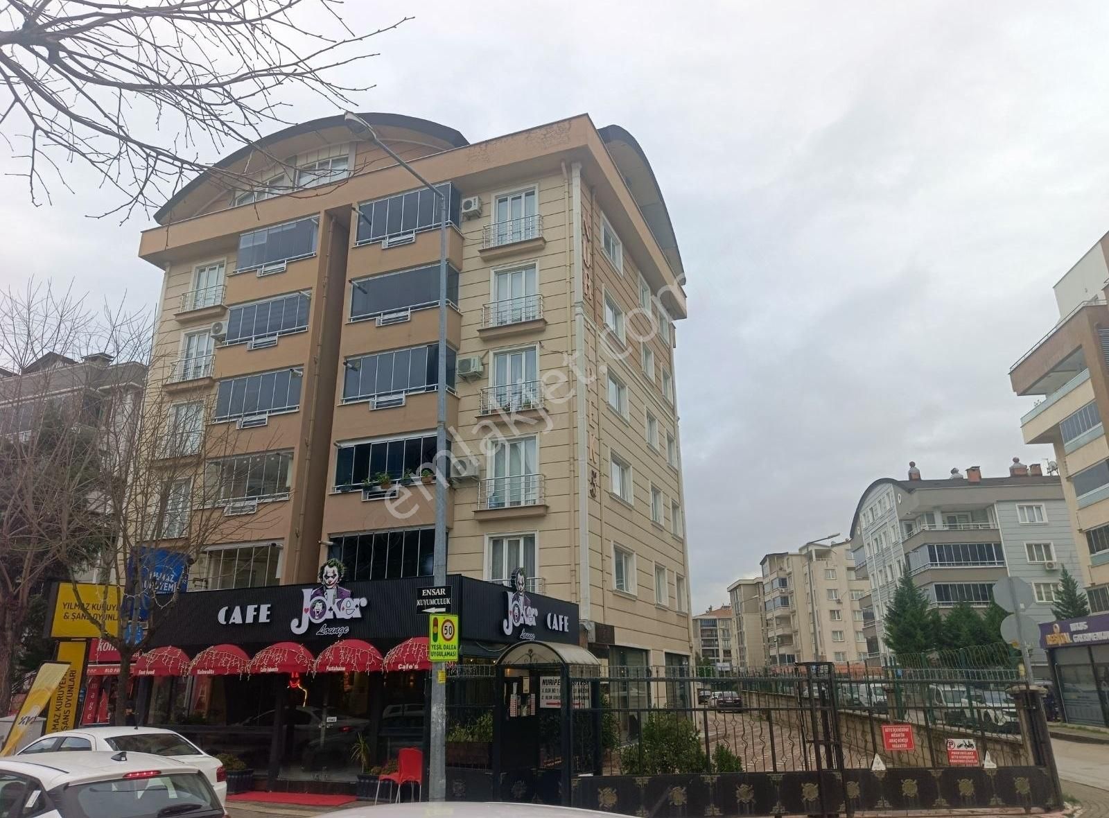 Dialog Piramitten Millette Derya Caddesi Üstünde 5+1 Dubleks