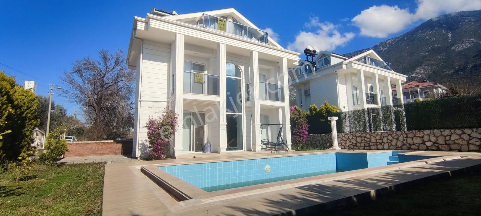 Fethiye Ovacık'ta Yeni Gibi 4+1 Lüks Ve Geniş Arsalı Villa
