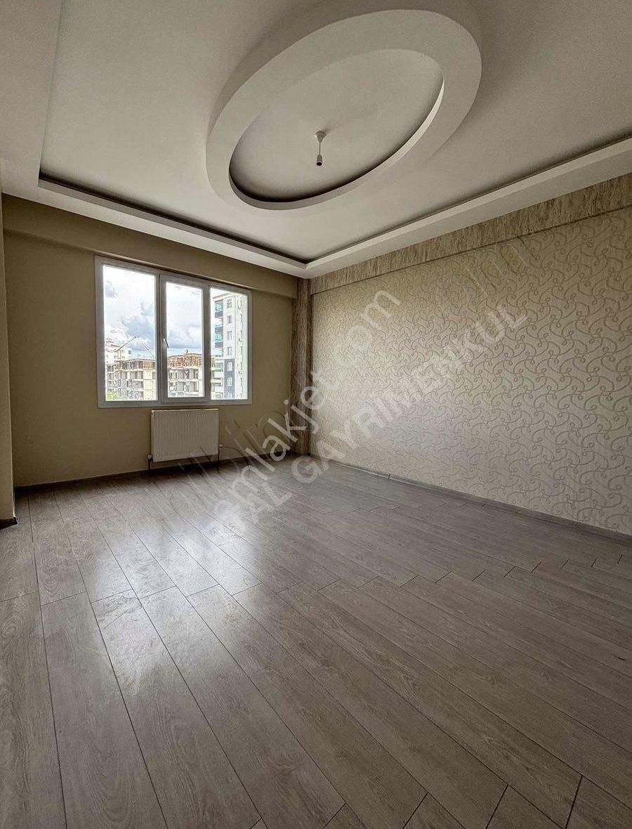 Nevruz Park Civarı Satılık 2.5+1 Ultra Lüxs Daire